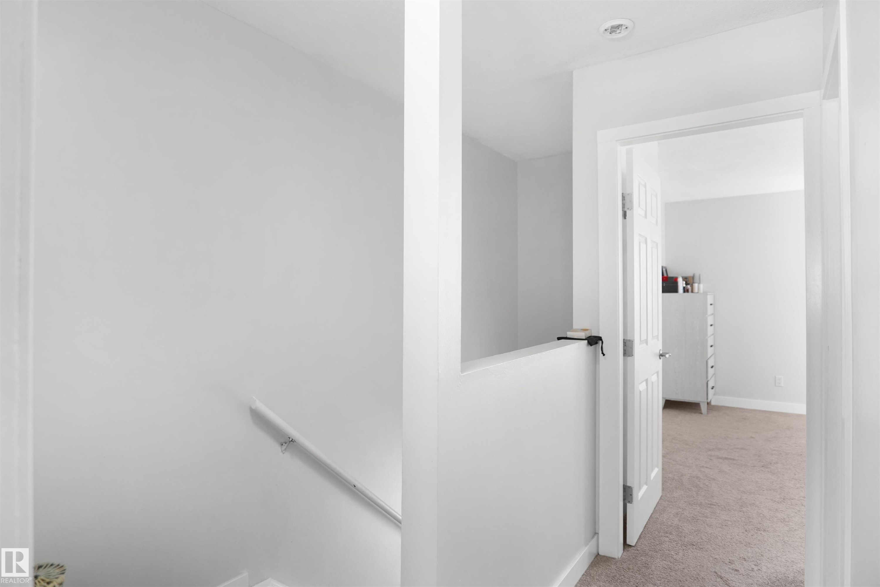 












237 DICKINSFIELD Court

,
Edmonton,




AB
T5E 5V8

