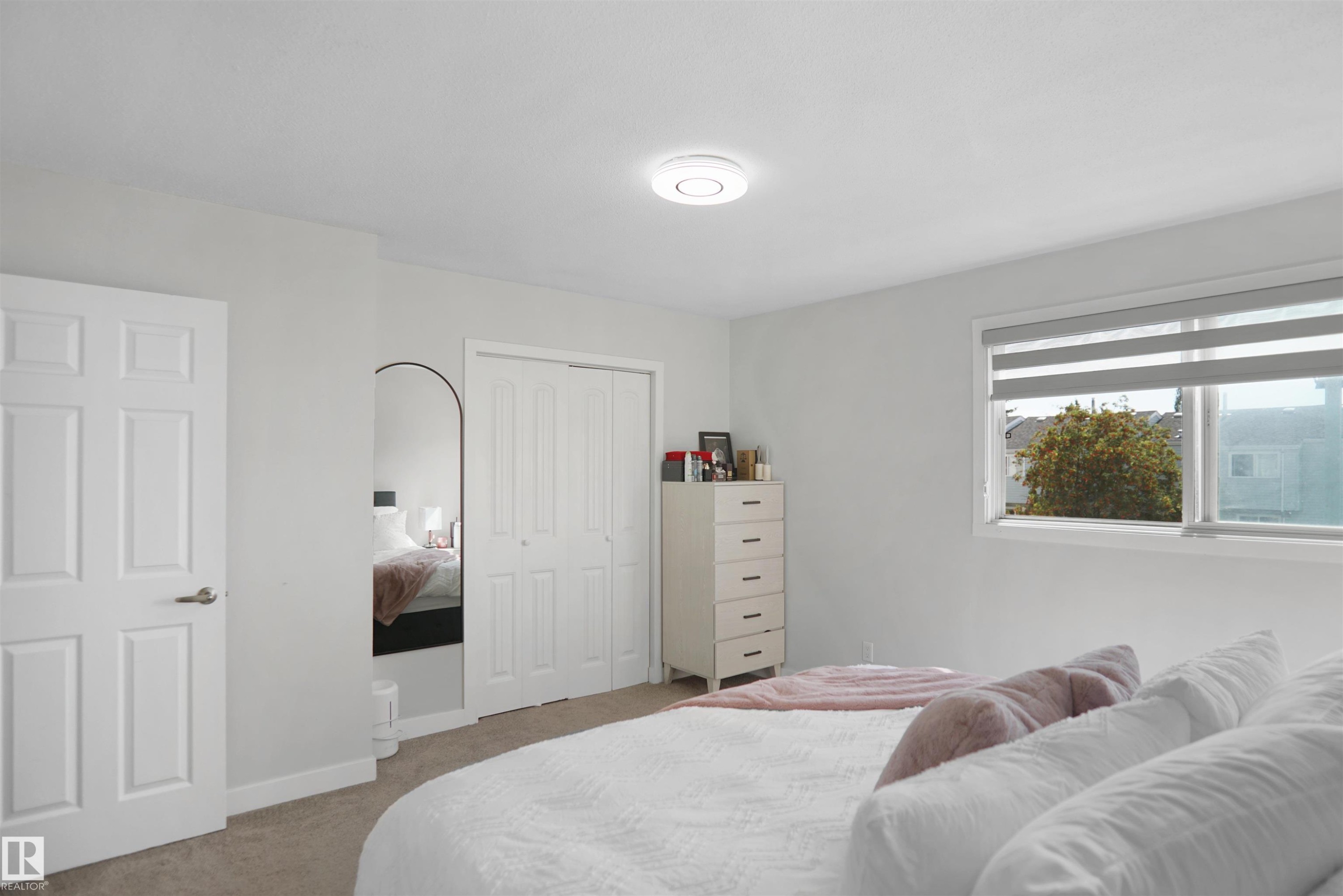 












237 DICKINSFIELD Court

,
Edmonton,




AB
T5E 5V8

