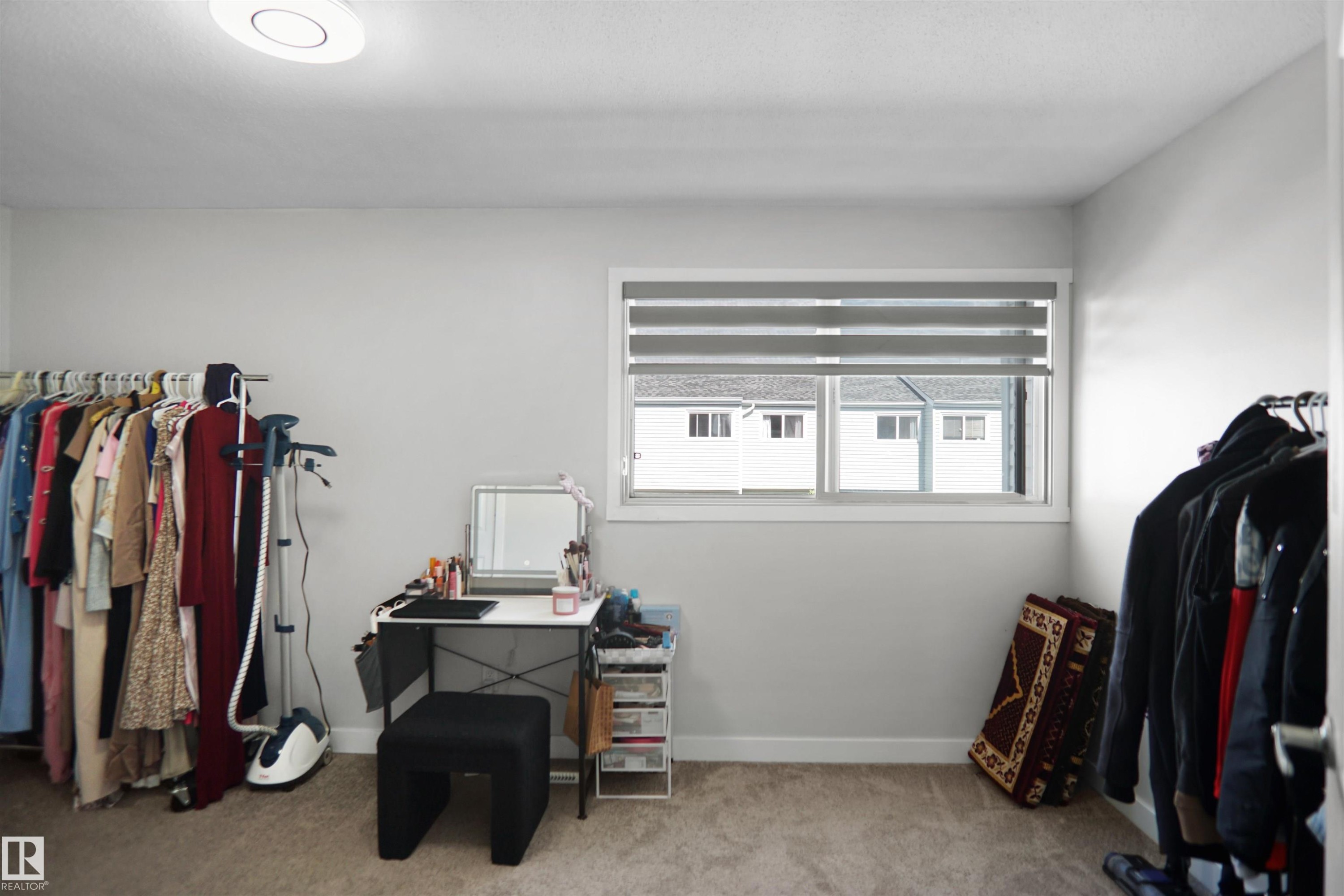 












237 DICKINSFIELD Court

,
Edmonton,




AB
T5E 5V8

