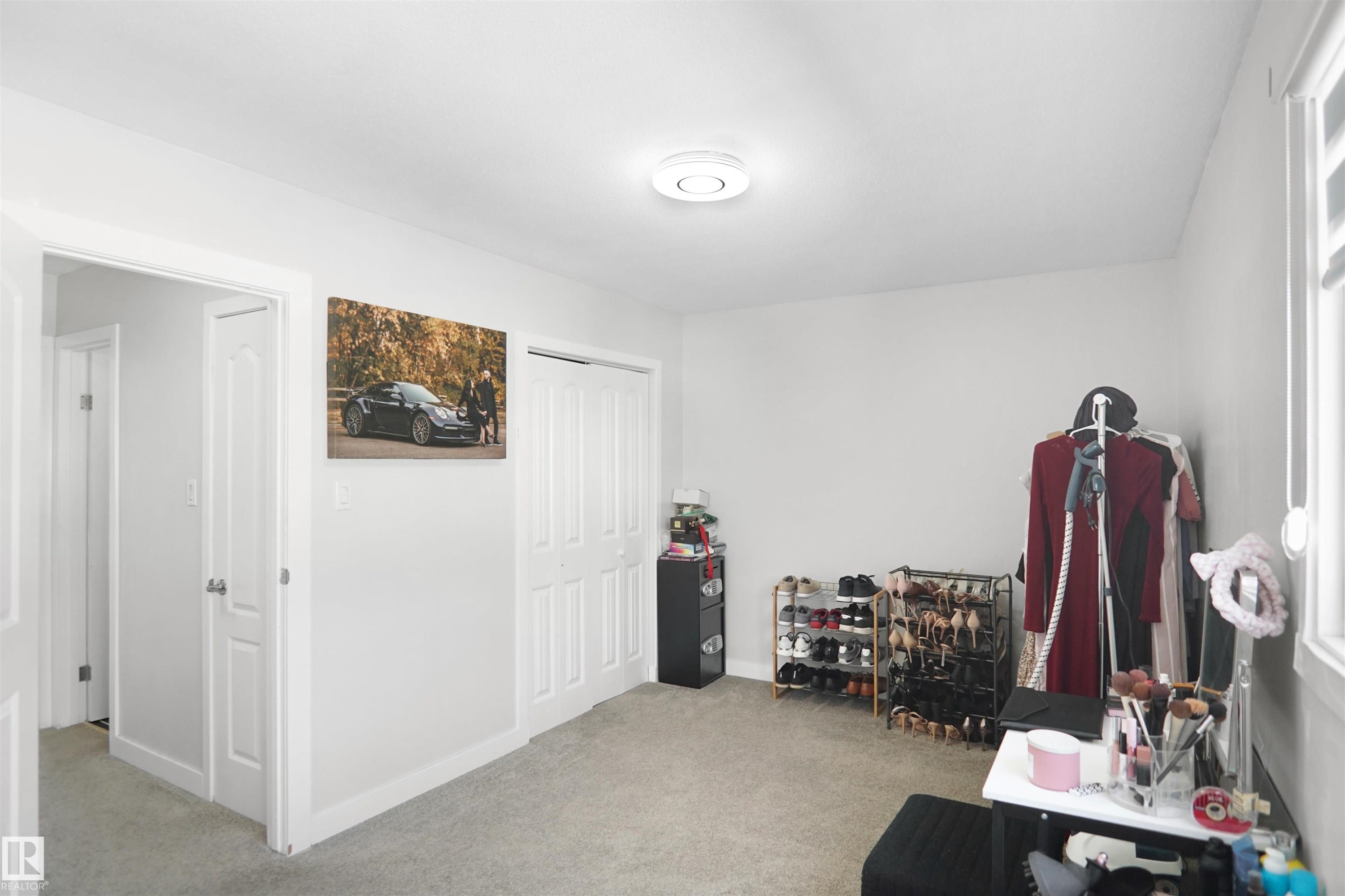 












237 DICKINSFIELD Court

,
Edmonton,




AB
T5E 5V8

