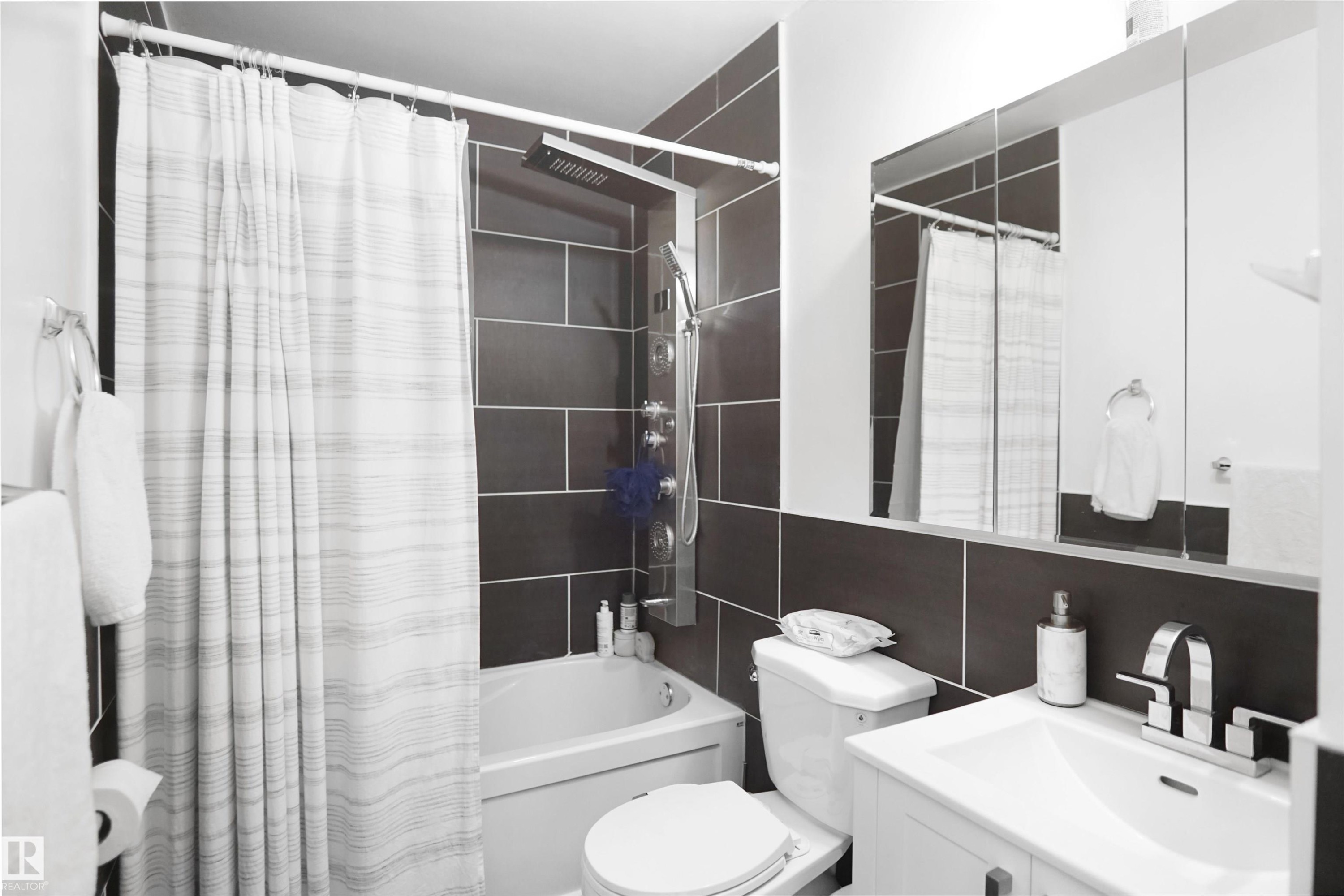 












237 DICKINSFIELD Court

,
Edmonton,




AB
T5E 5V8

