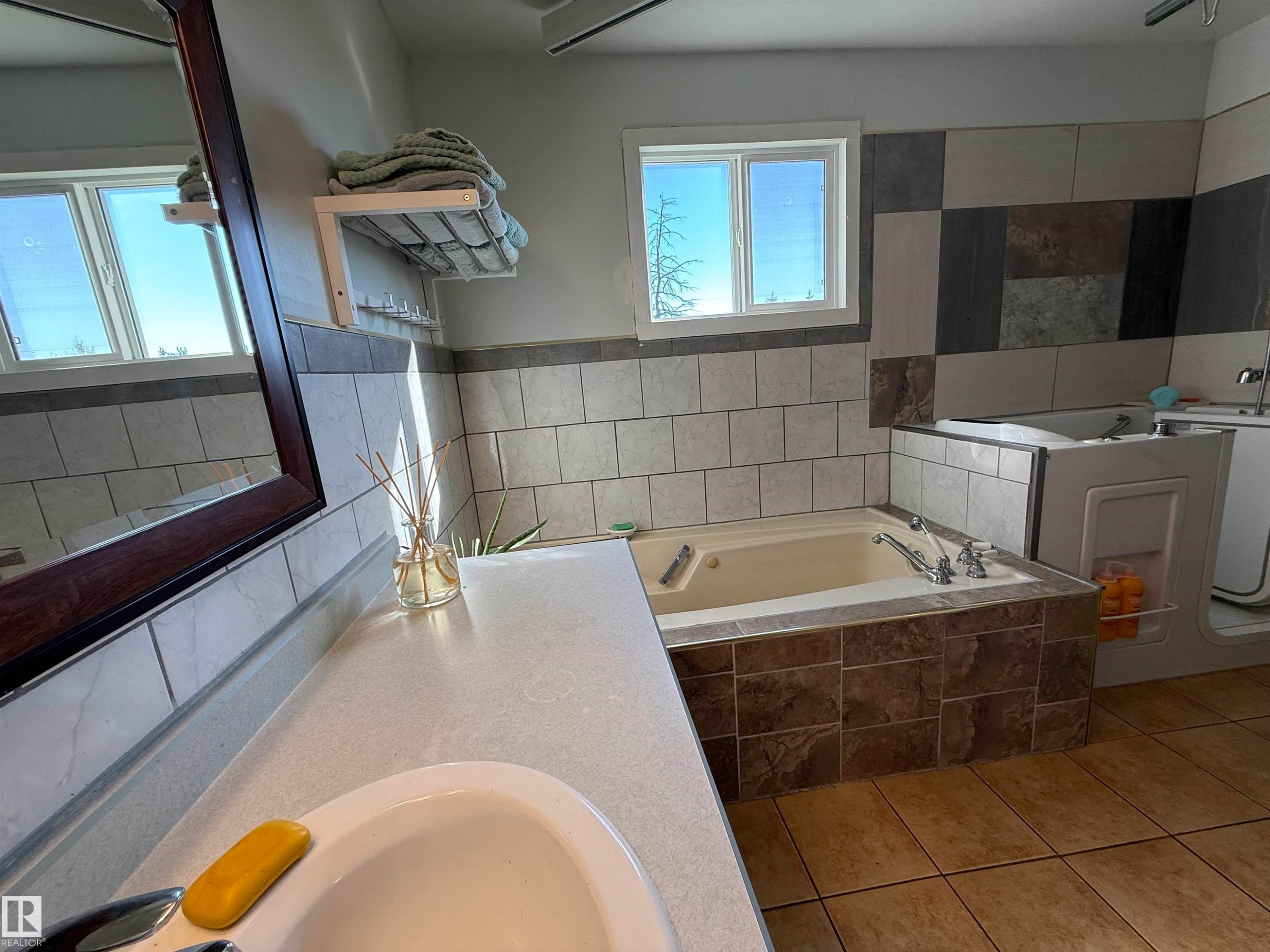 












56024 RGE RD 13

,
Rural Lac Ste. Anne County,




AB
T0E 1V0

