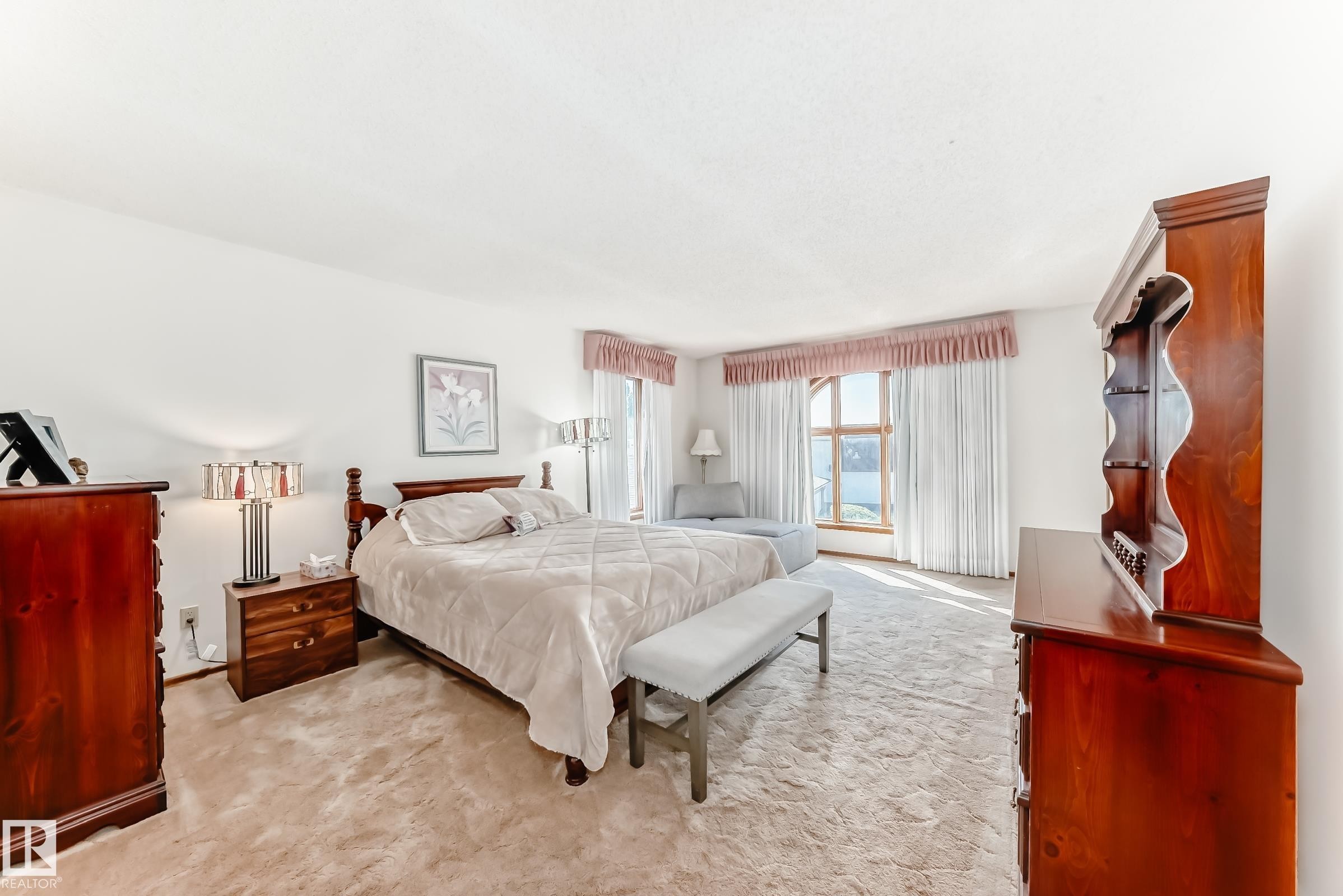 












8714 152B Avenue

,
Edmonton,




AB
T5E 6H2

