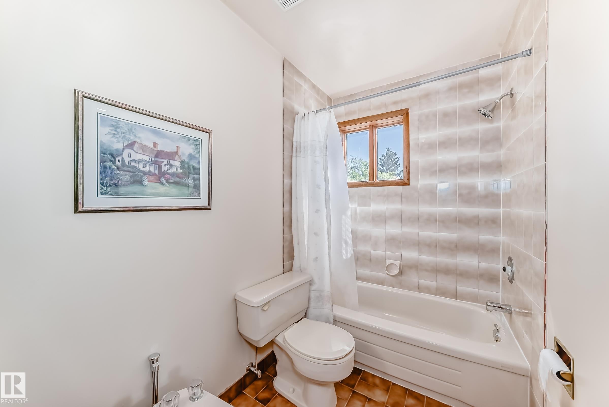 












8714 152B Avenue

,
Edmonton,




AB
T5E 6H2

