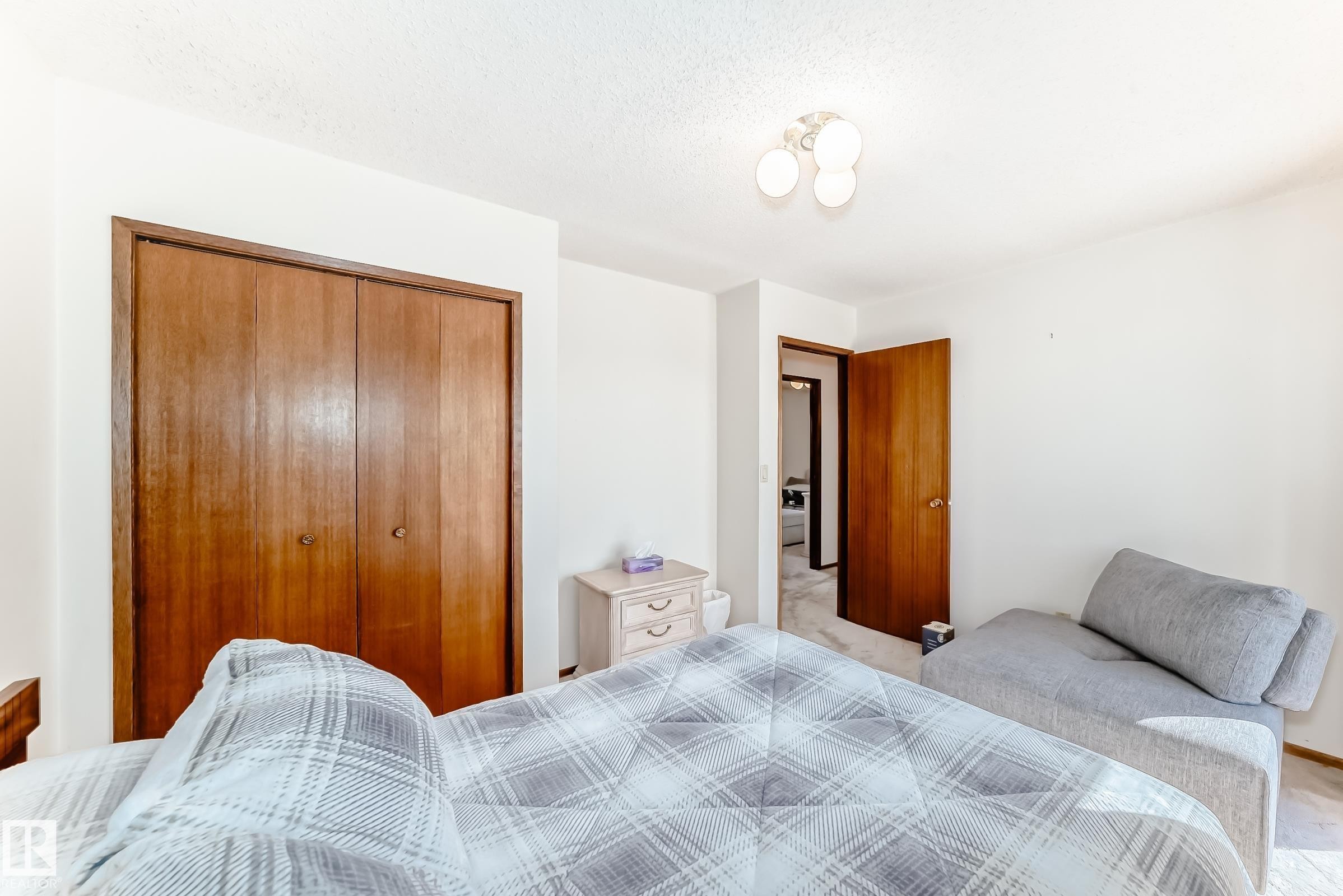 












8714 152B Avenue

,
Edmonton,




AB
T5E 6H2

