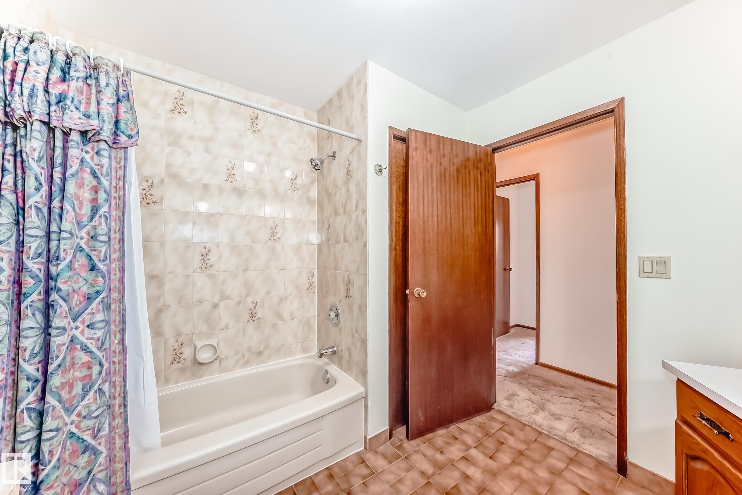 












8714 152B Avenue

,
Edmonton,




AB
T5E 6H2


