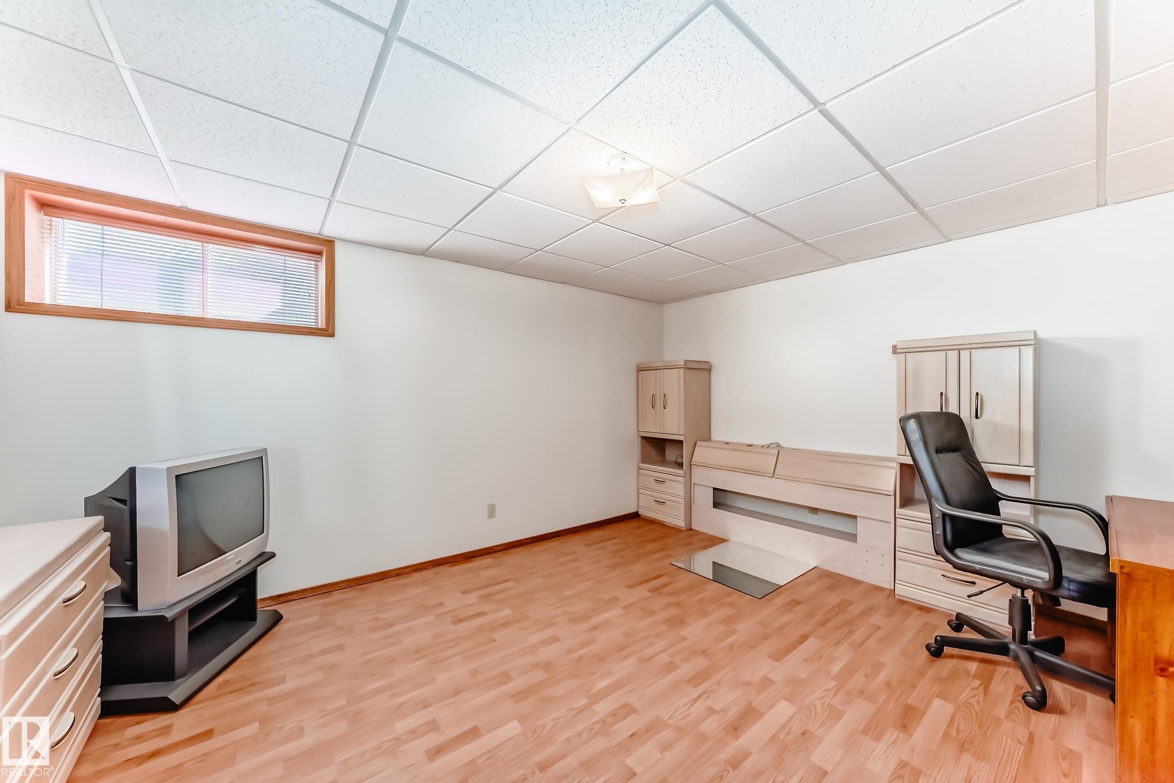












8714 152B Avenue

,
Edmonton,




AB
T5E 6H2

