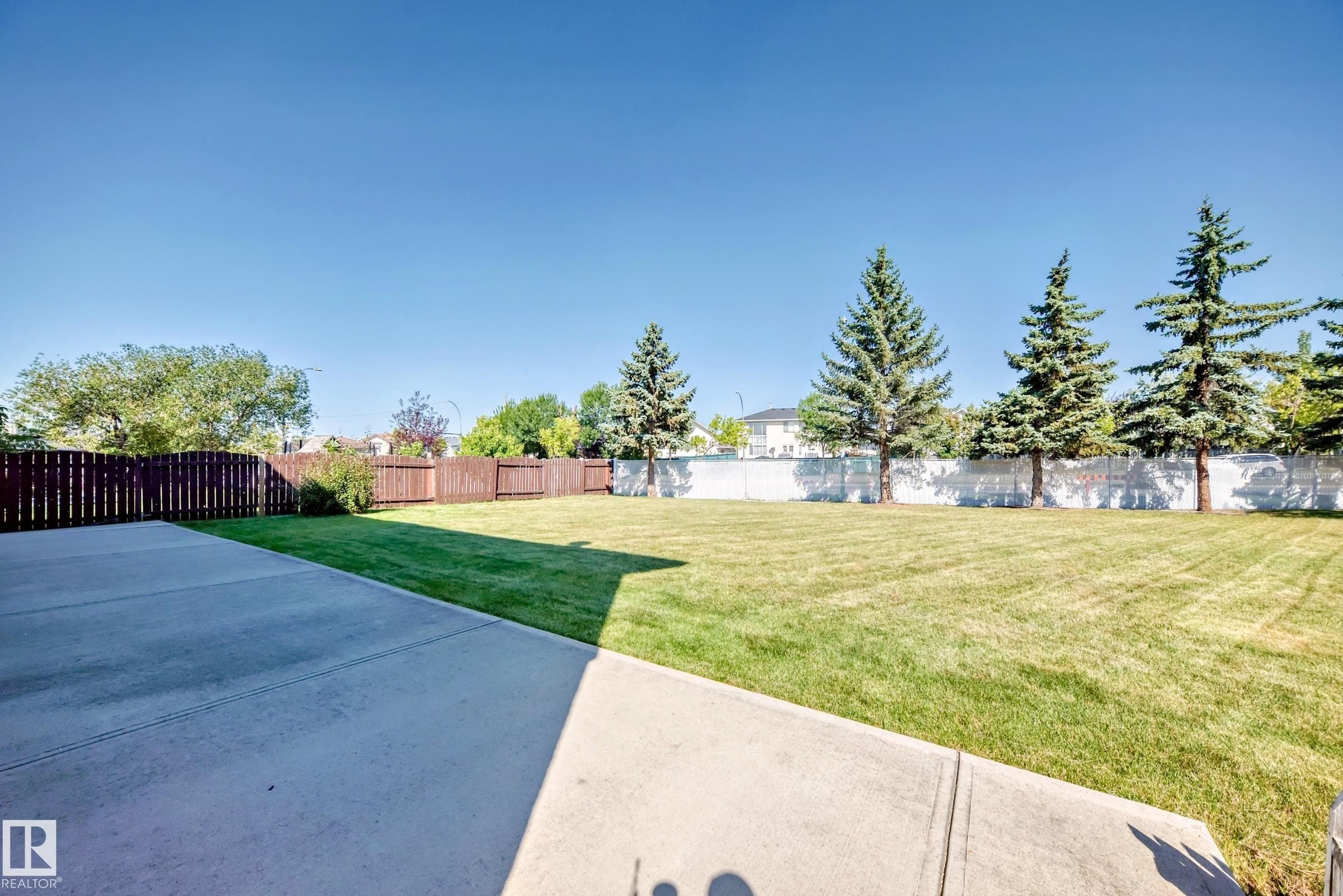 












8714 152B Avenue

,
Edmonton,




AB
T5E 6H2

