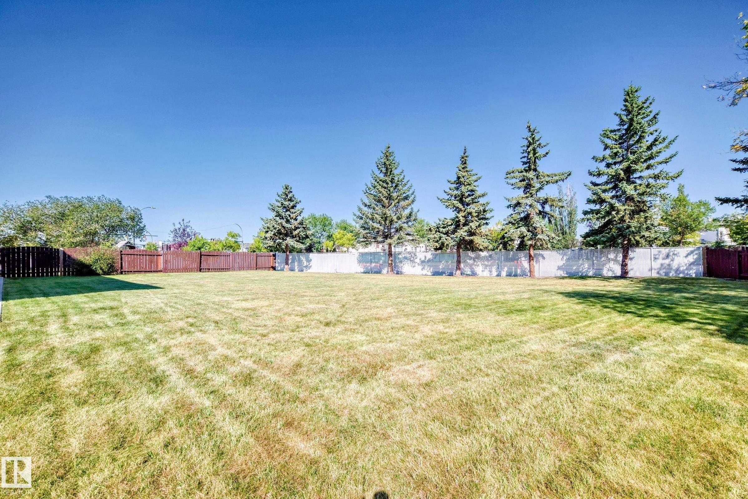 












8714 152B Avenue

,
Edmonton,




AB
T5E 6H2

