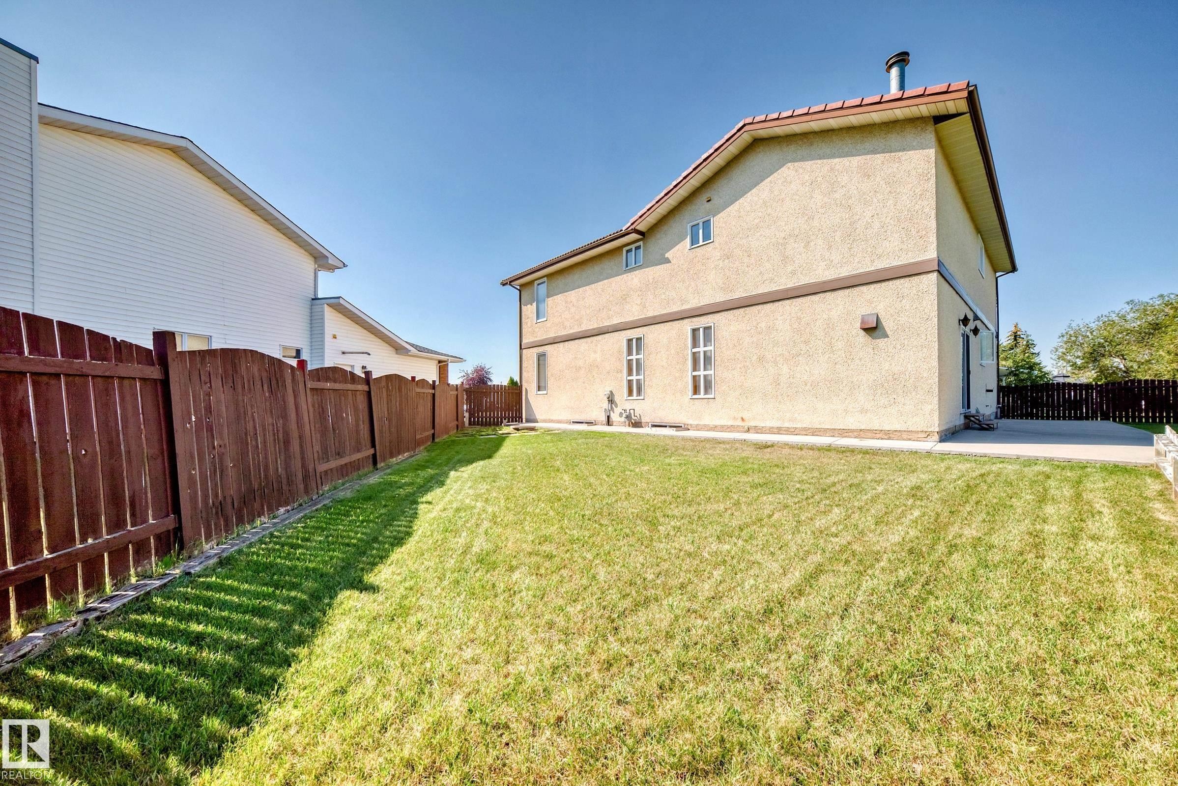 












8714 152B Avenue

,
Edmonton,




AB
T5E 6H2

