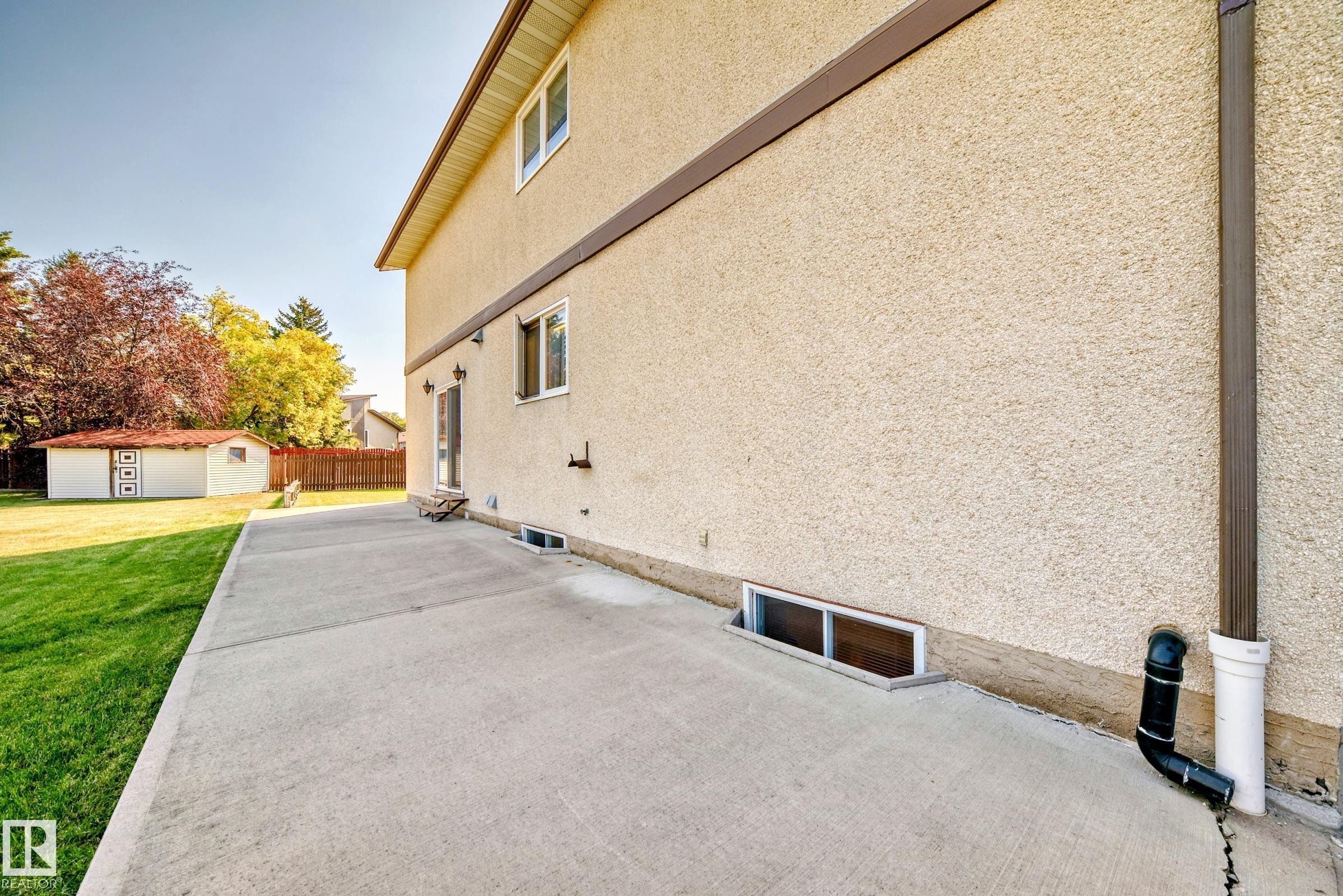 












8714 152B Avenue

,
Edmonton,




AB
T5E 6H2

