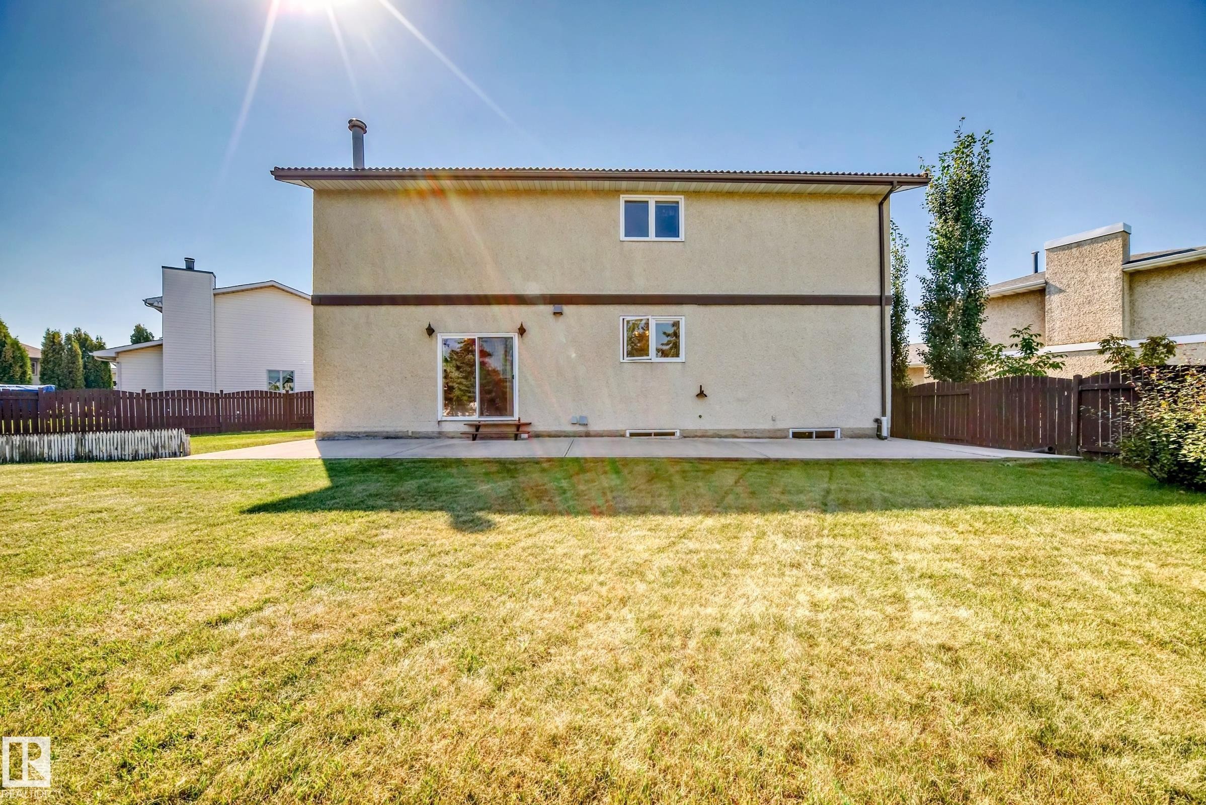 












8714 152B Avenue

,
Edmonton,




AB
T5E 6H2

