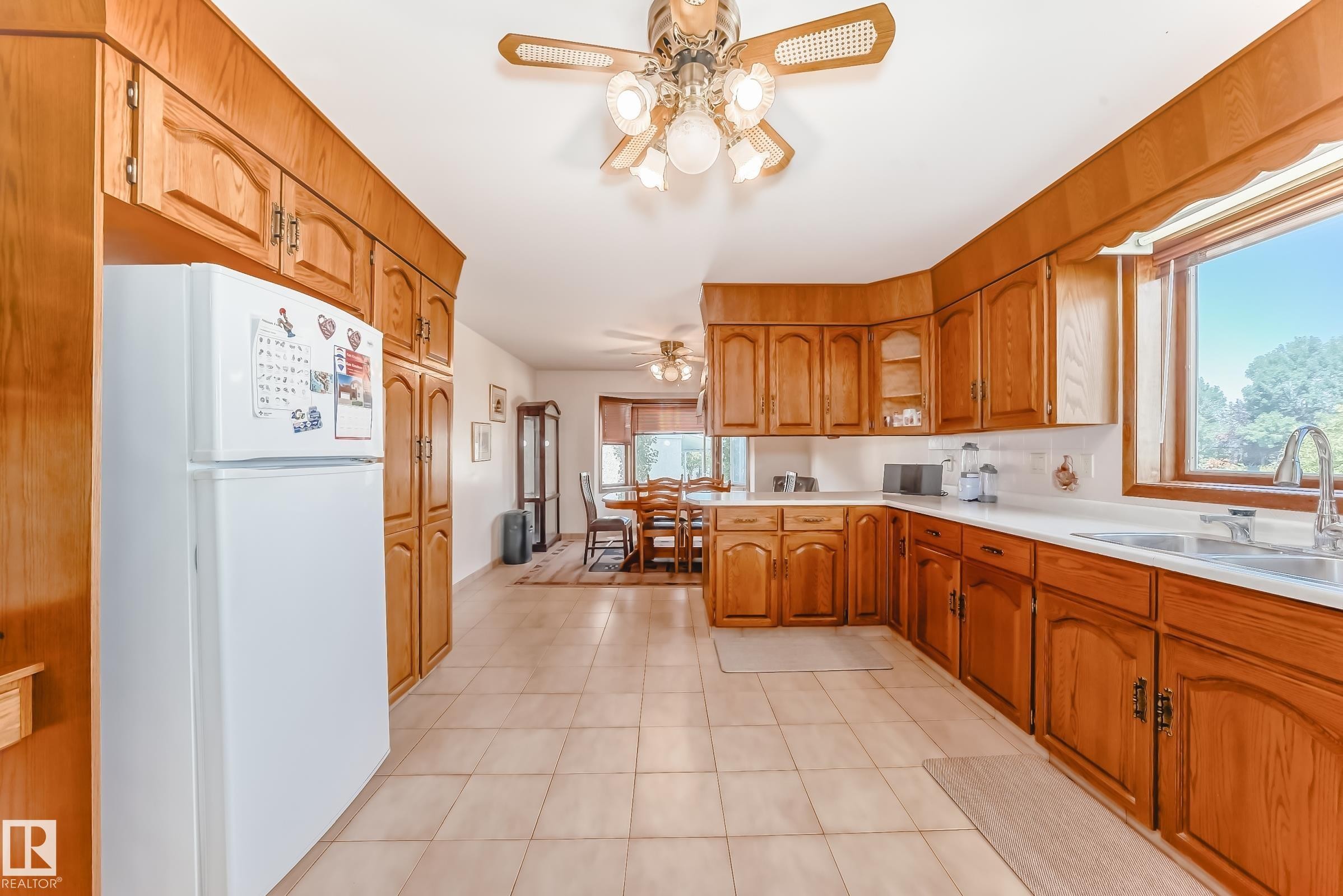 












8714 152B Avenue

,
Edmonton,




AB
T5E 6H2

