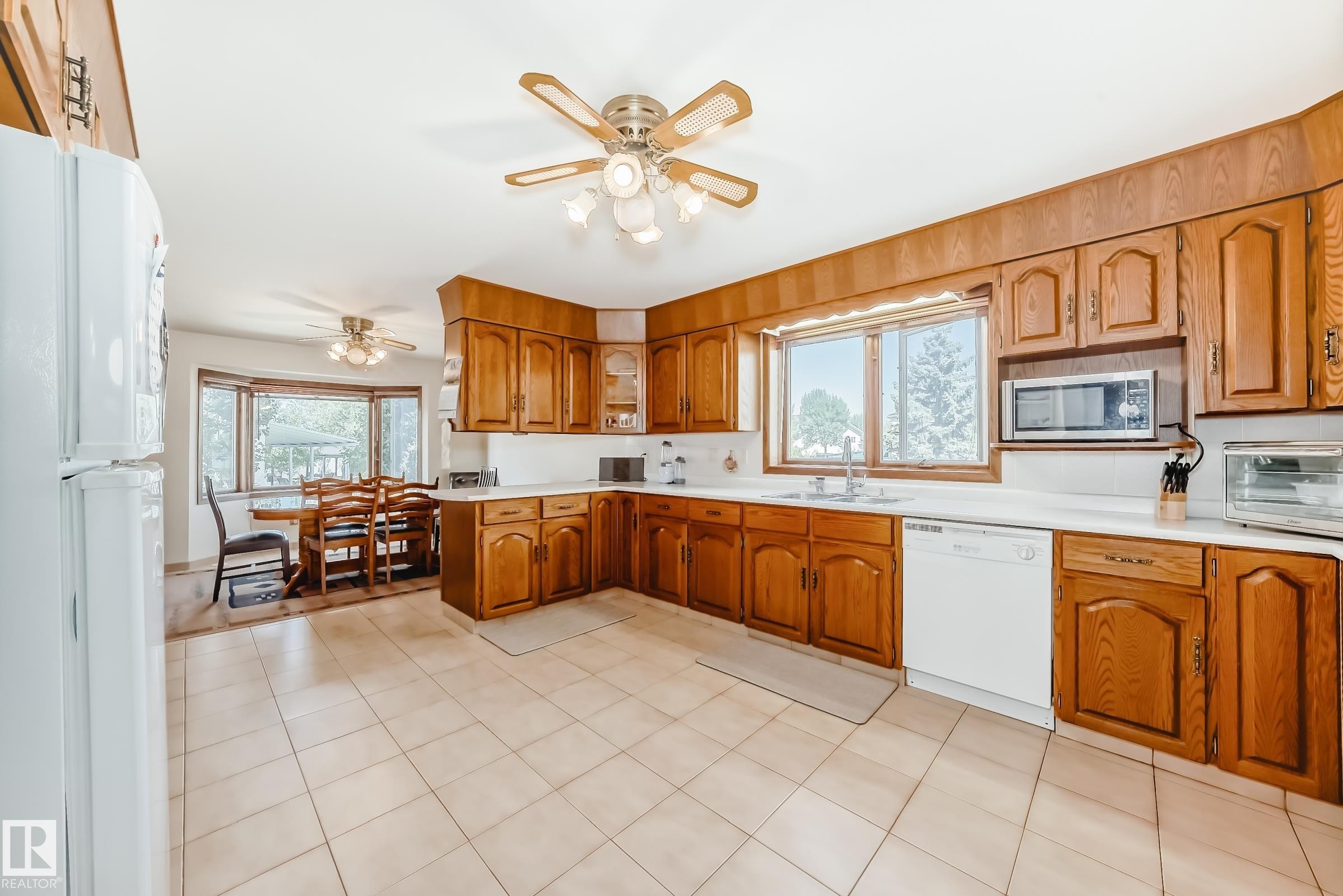 












8714 152B Avenue

,
Edmonton,




AB
T5E 6H2

