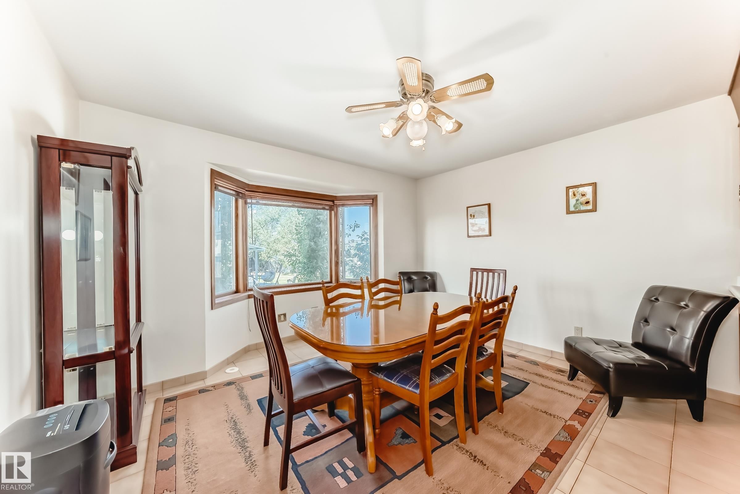 












8714 152B Avenue

,
Edmonton,




AB
T5E 6H2

