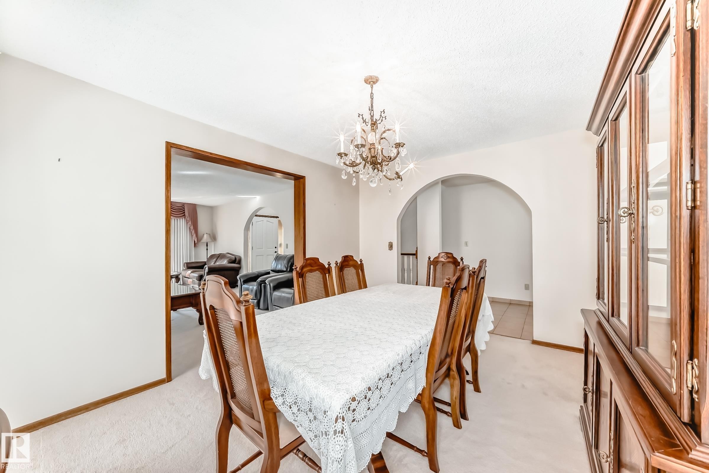 












8714 152B Avenue

,
Edmonton,




AB
T5E 6H2

