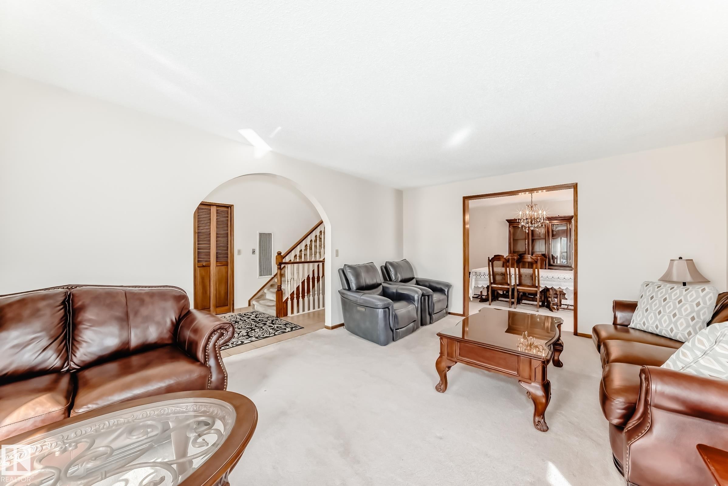 












8714 152B Avenue

,
Edmonton,




AB
T5E 6H2

