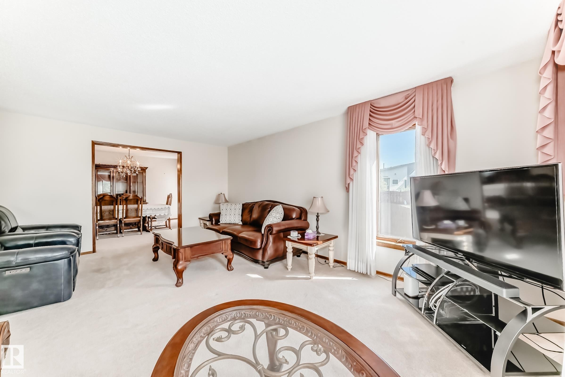 












8714 152B Avenue

,
Edmonton,




AB
T5E 6H2

