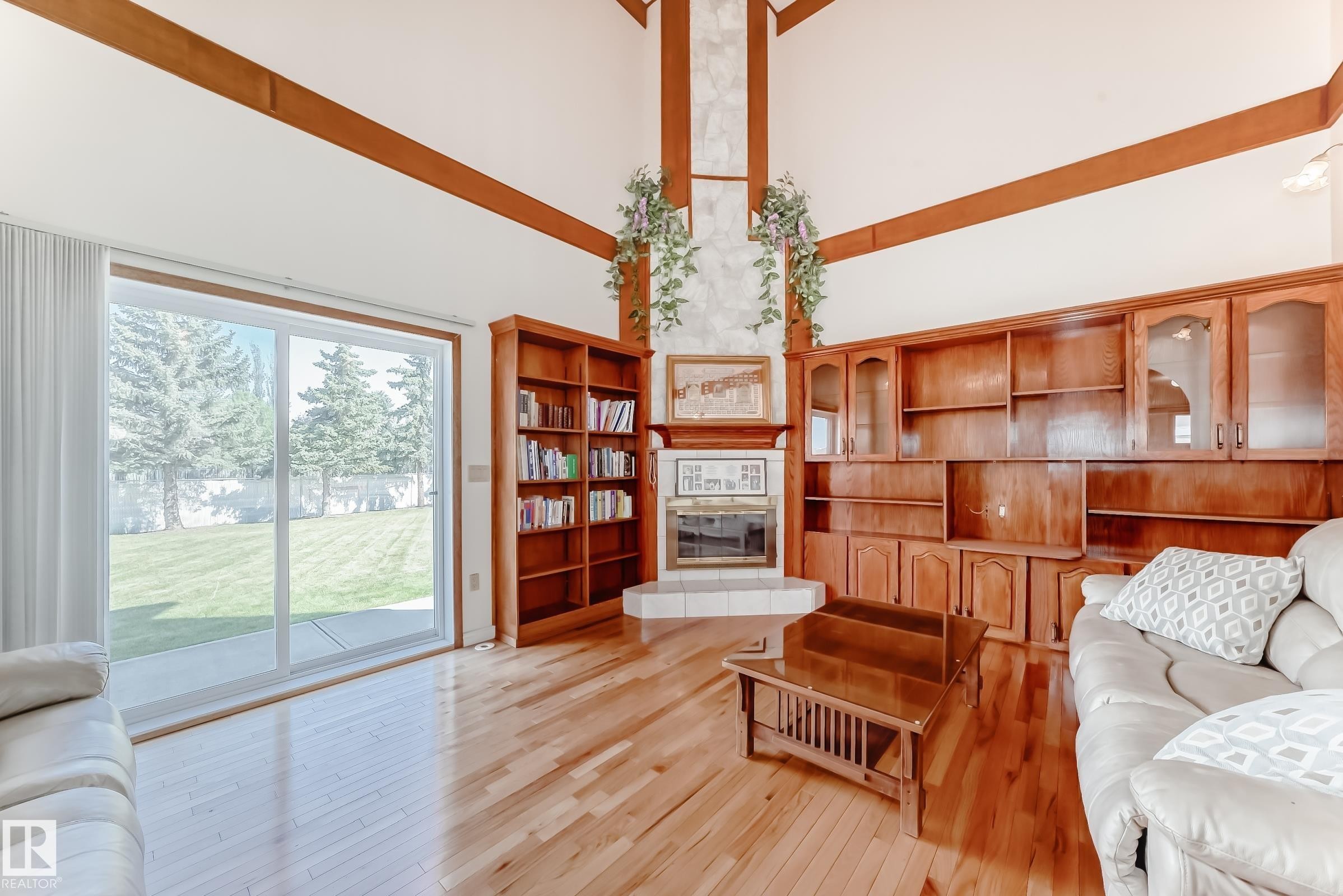 












8714 152B Avenue

,
Edmonton,




AB
T5E 6H2

