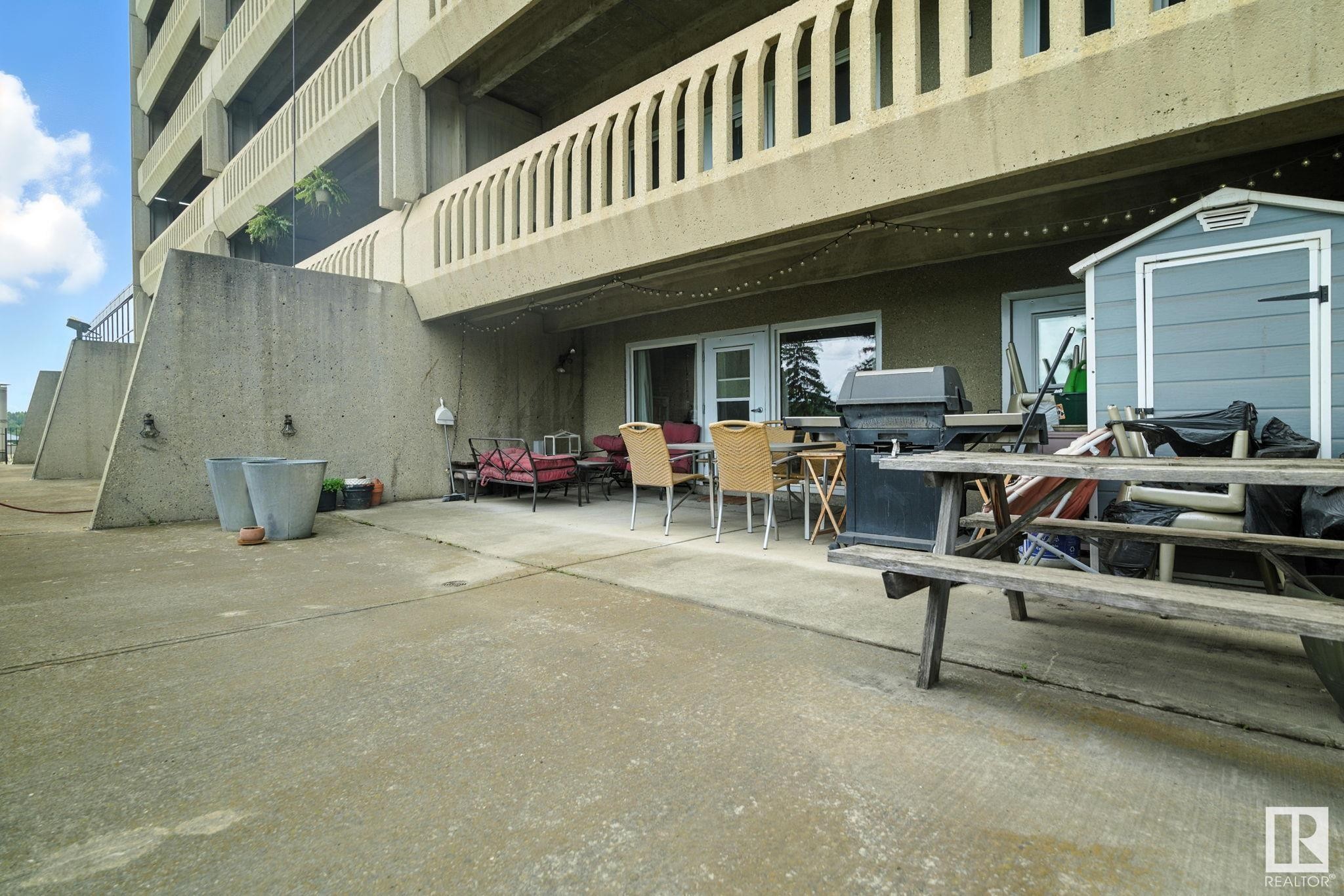 












306 9918 101 Street

,
Edmonton,




AB
T5K 2L1

