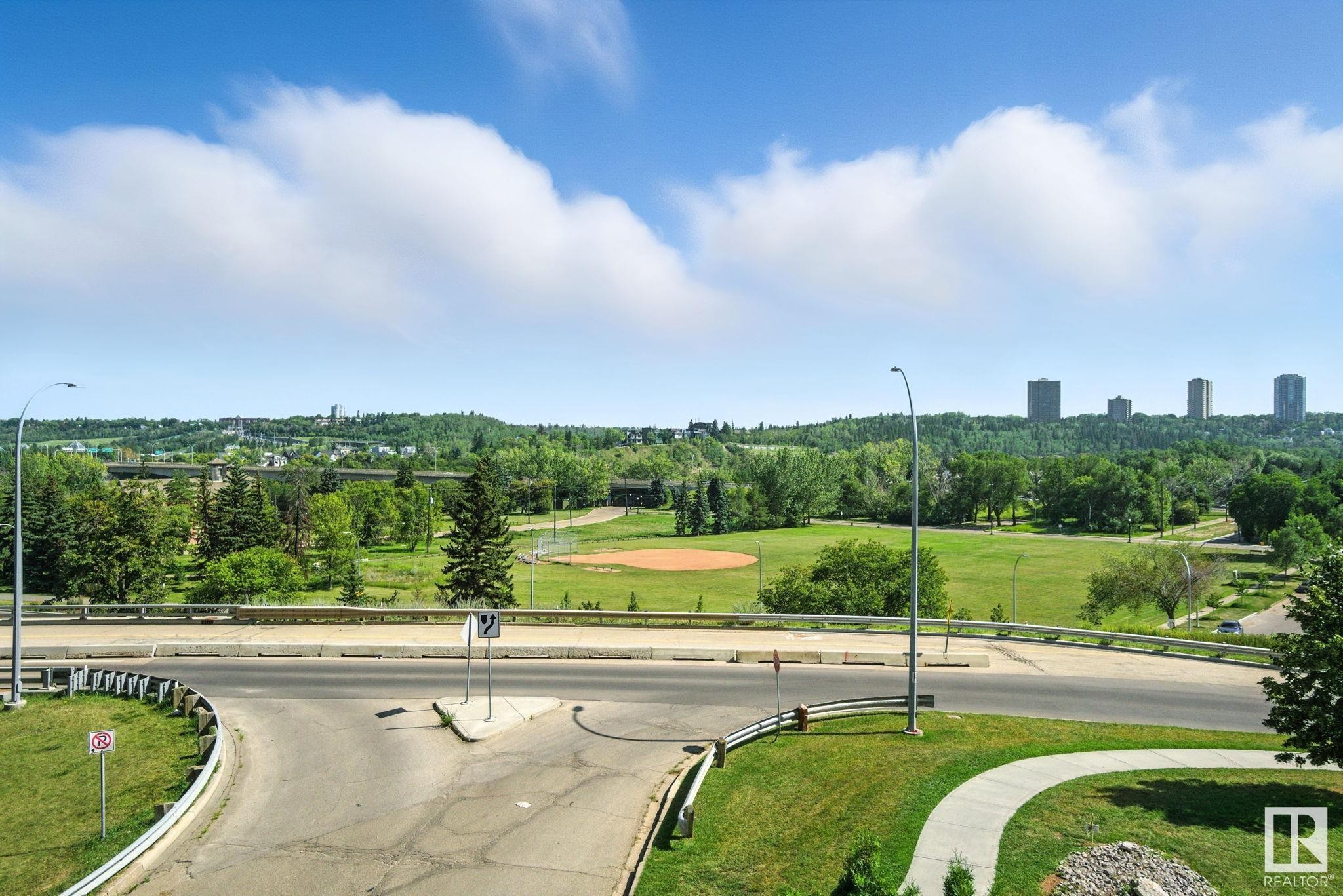 












306 9918 101 Street

,
Edmonton,




AB
T5K 2L1

