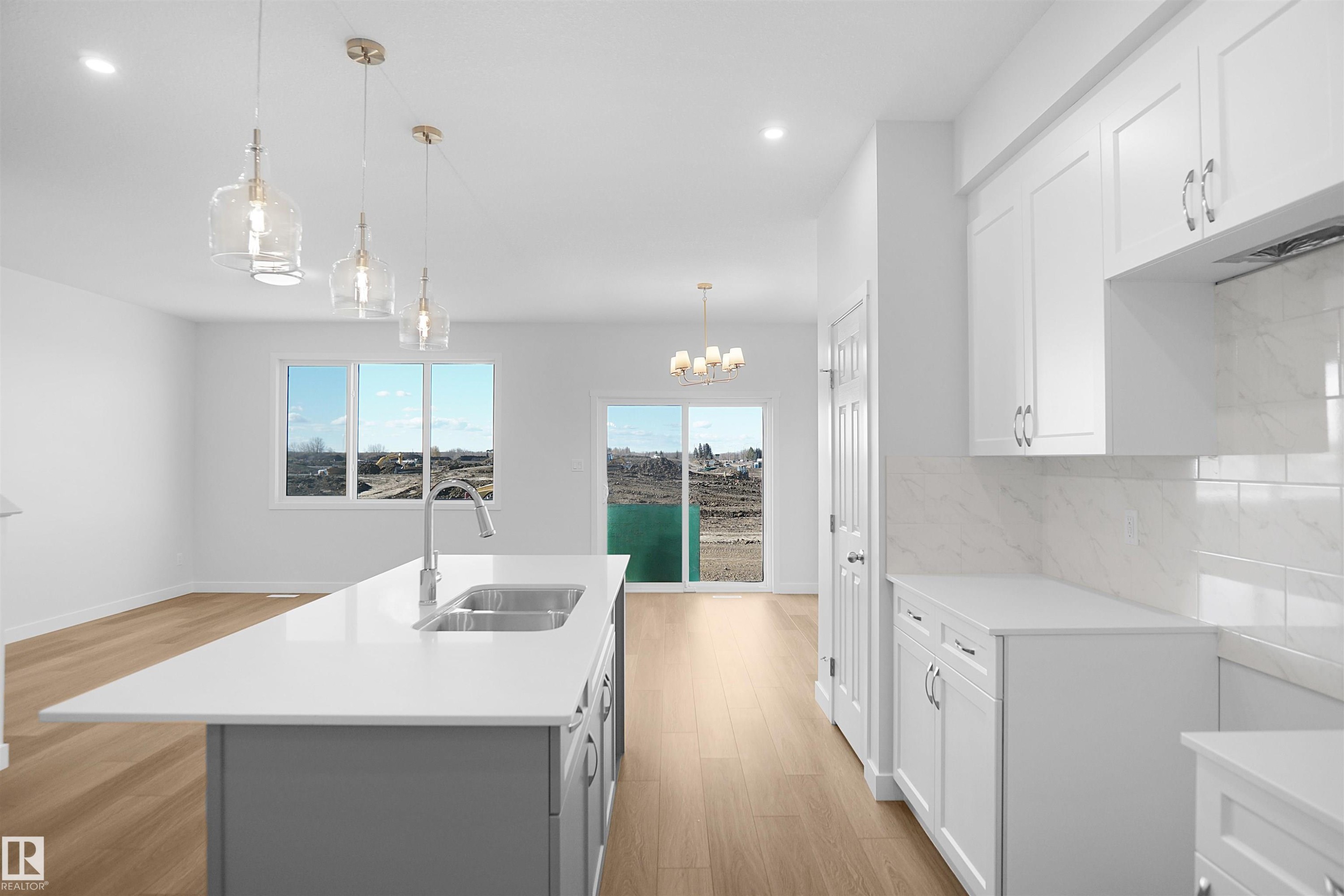 












2124 210 Street

,
Edmonton,




AB
T6M 1P7

