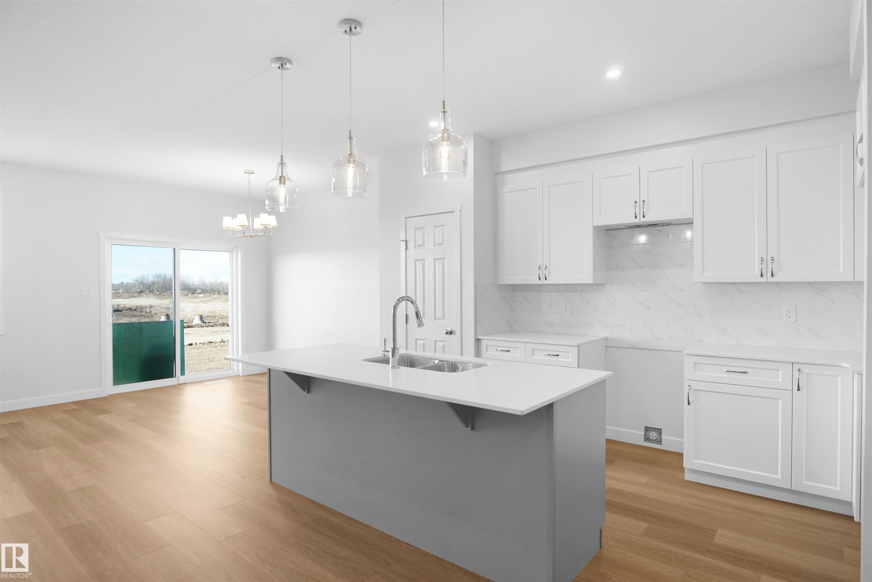 












2124 210 Street

,
Edmonton,




AB
T6M 1P7

