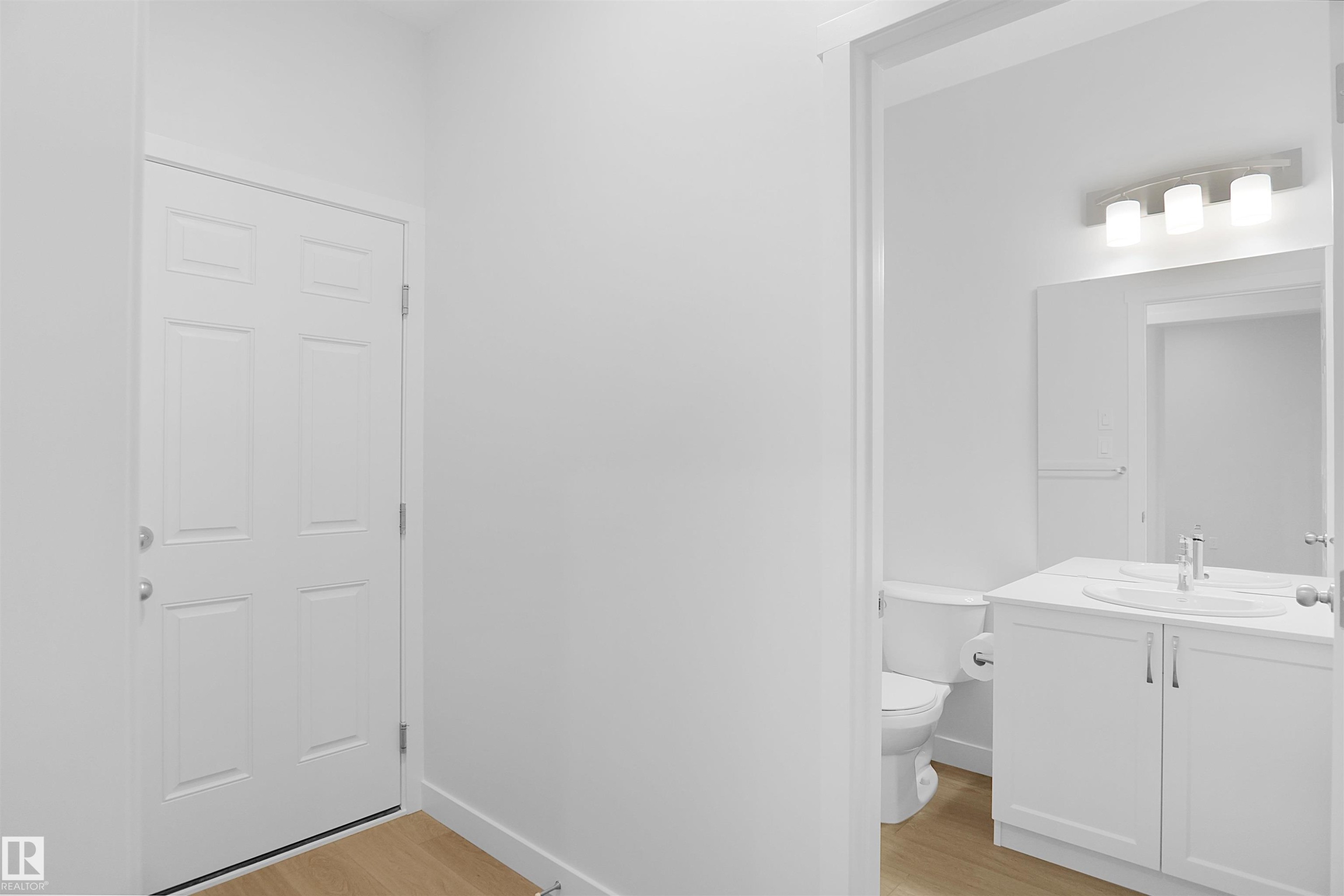 












2124 210 Street

,
Edmonton,




AB
T6M 1P7

