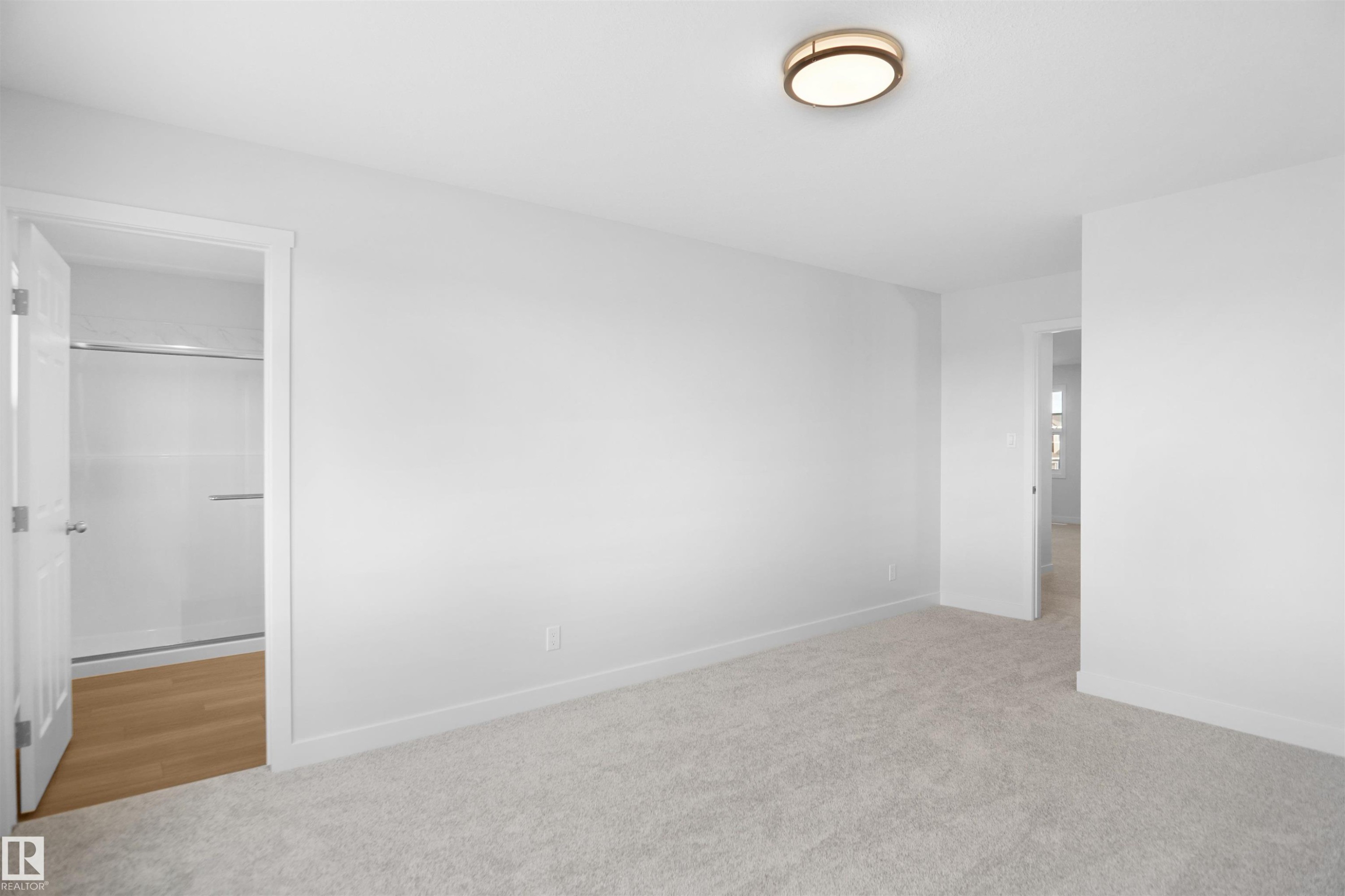 












2124 210 Street

,
Edmonton,




AB
T6M 1P7

