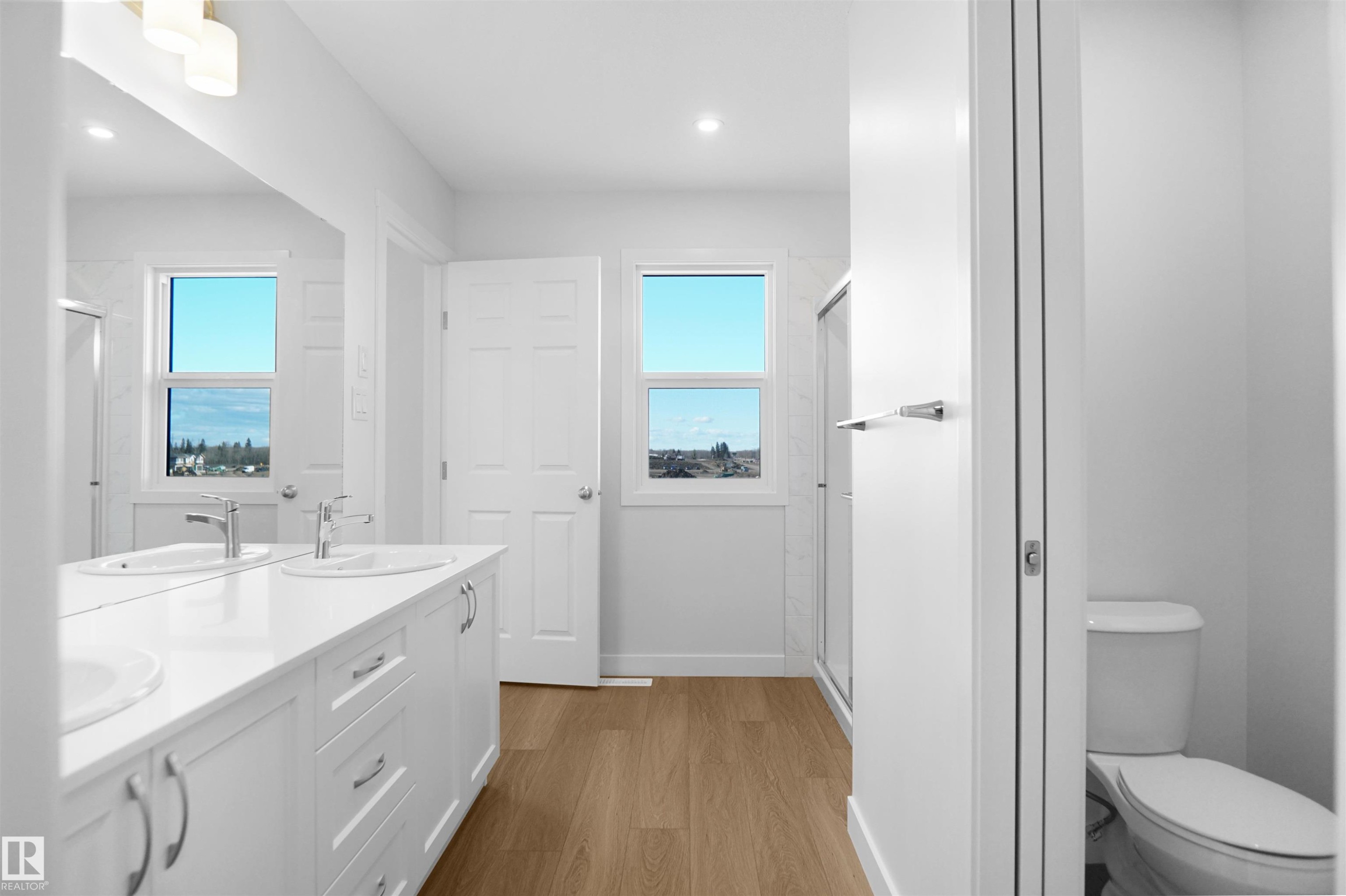 












2124 210 Street

,
Edmonton,




AB
T6M 1P7

