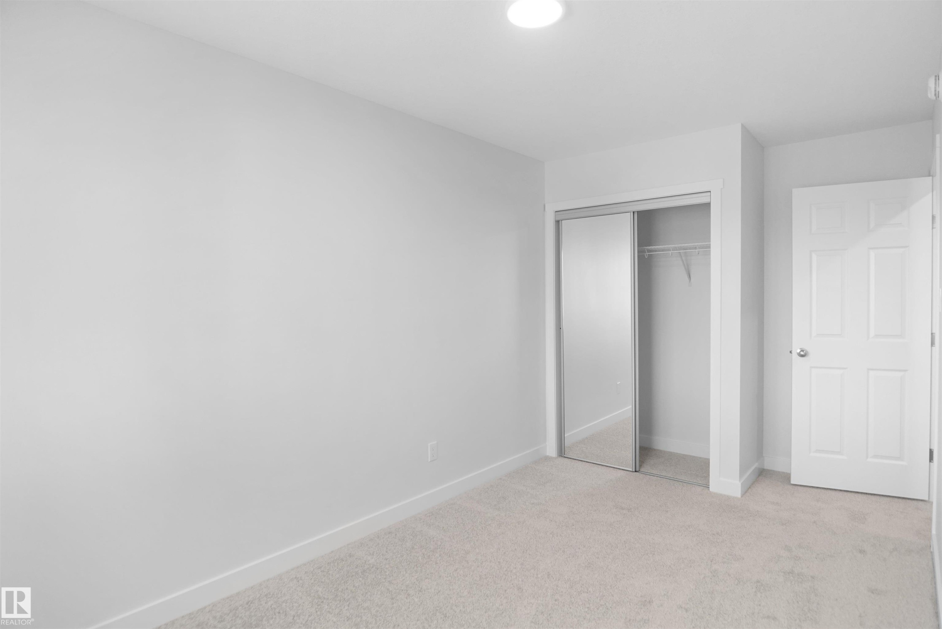 












2124 210 Street

,
Edmonton,




AB
T6M 1P7

