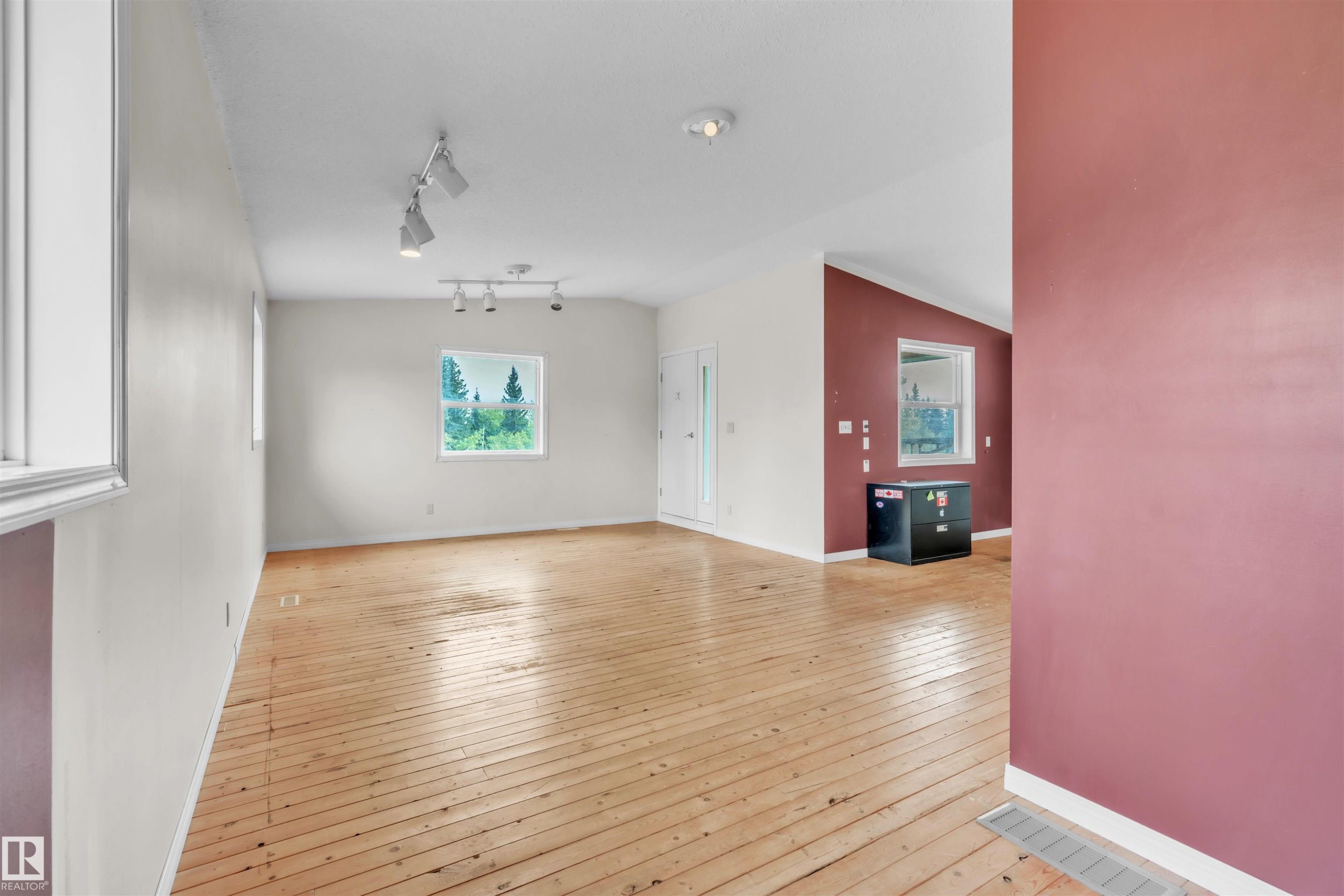 












63311 Rge Rd 433

,
Rural Bonnyville M.D.,




AB
T9M 1P2

