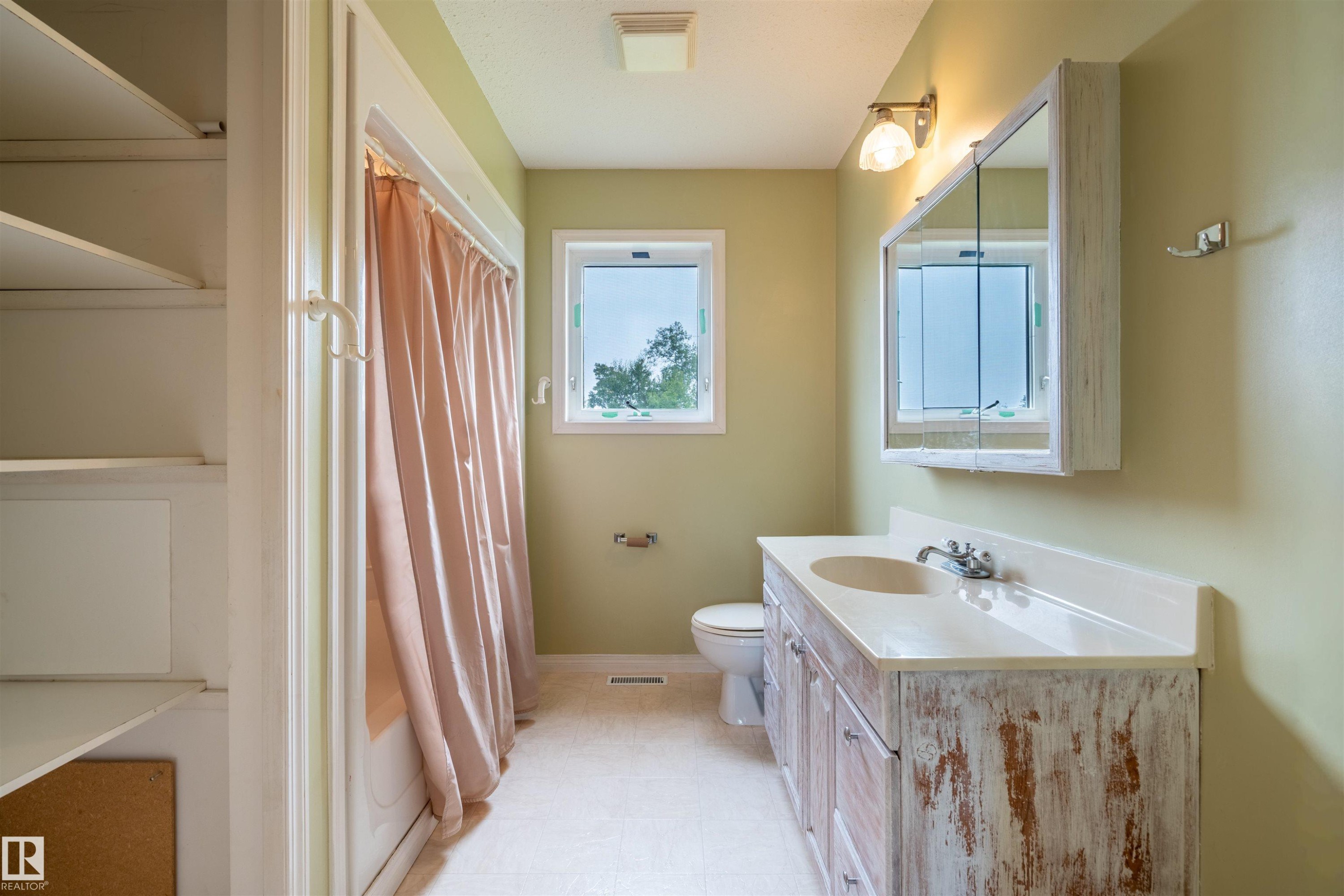 












63311 Rge Rd 433

,
Rural Bonnyville M.D.,




AB
T9M 1P2

