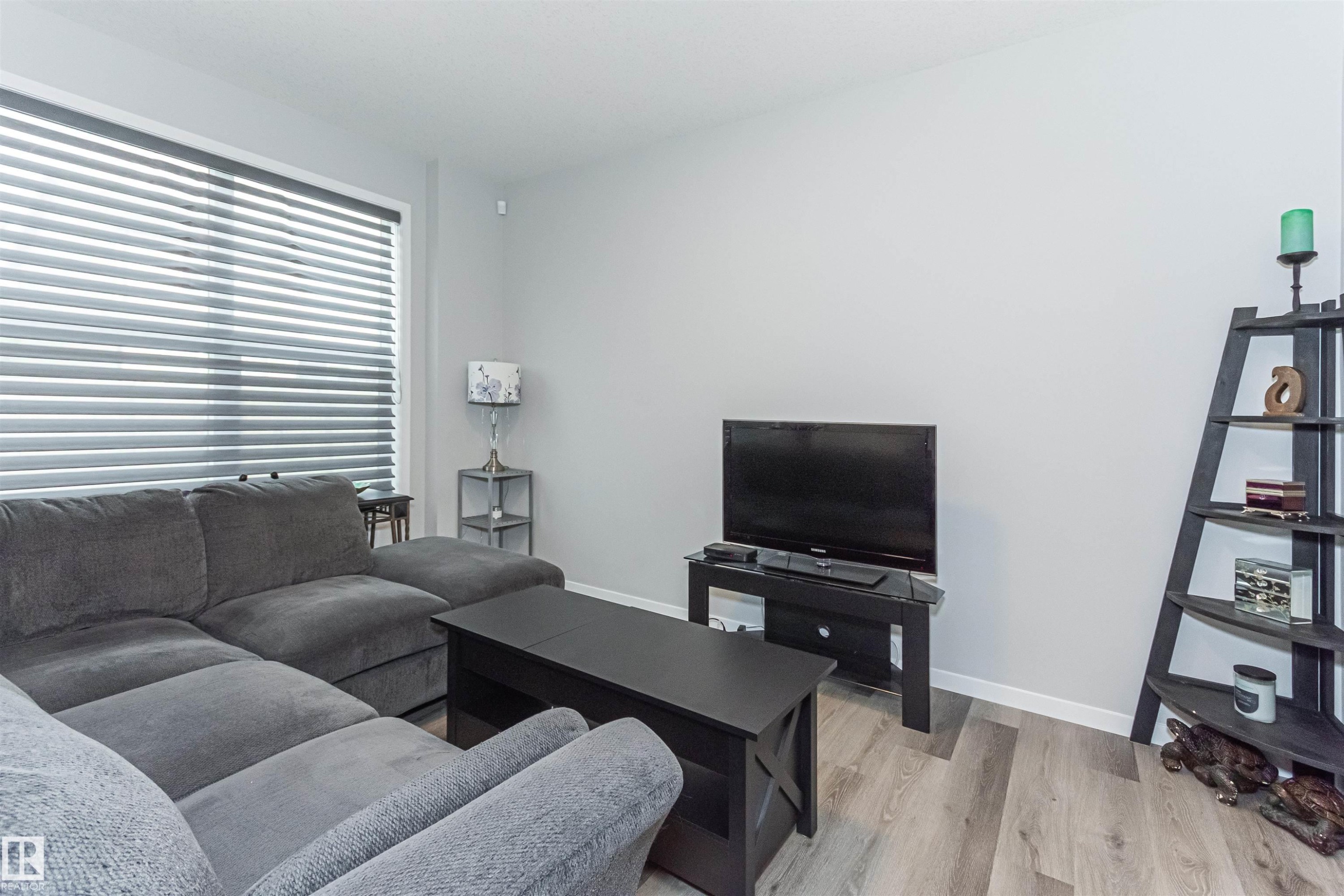 












1395 SECORD LANDING

,
Edmonton,




AB
T5T 7A7

