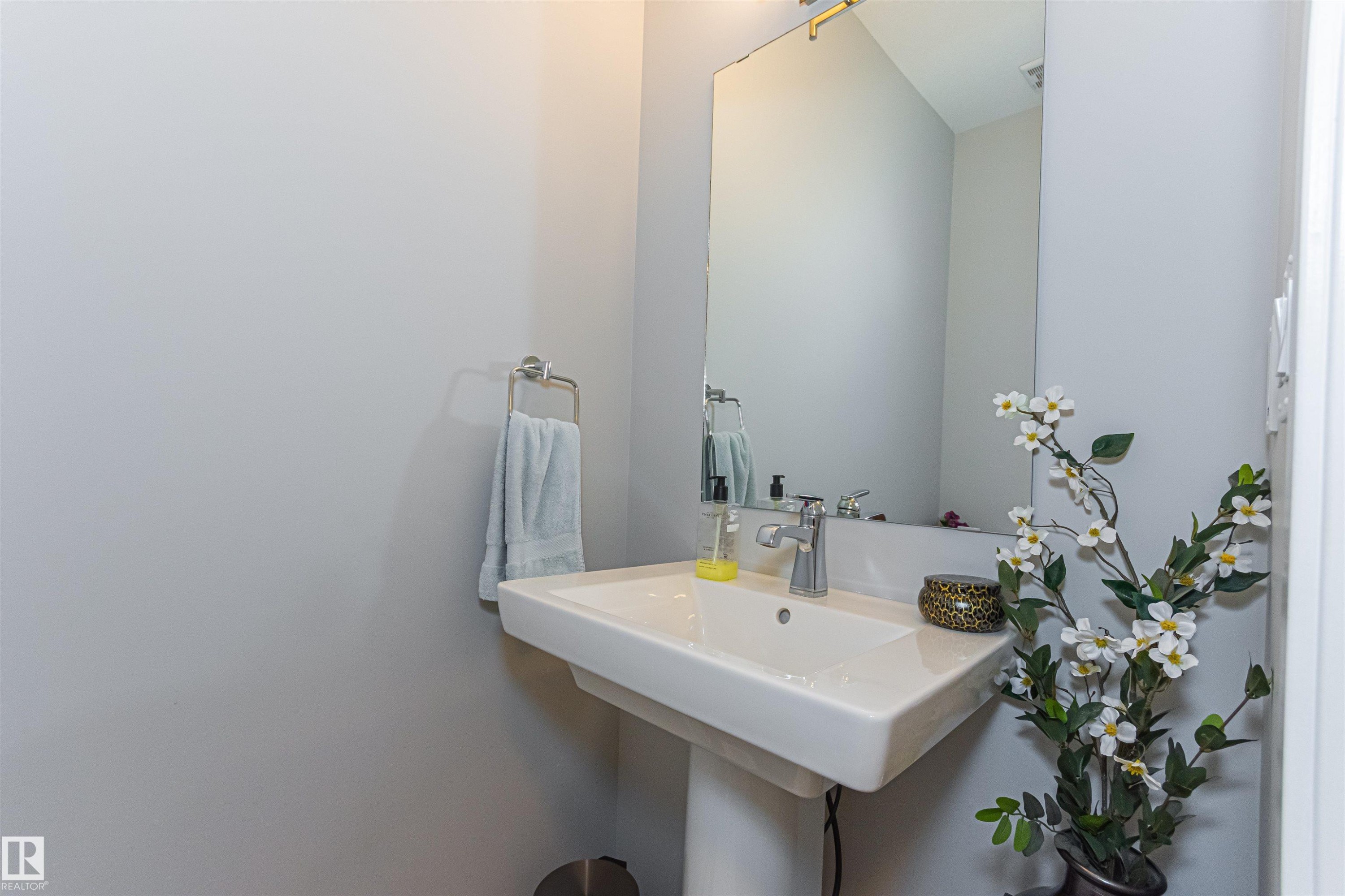 












1395 SECORD LANDING

,
Edmonton,




AB
T5T 7A7


