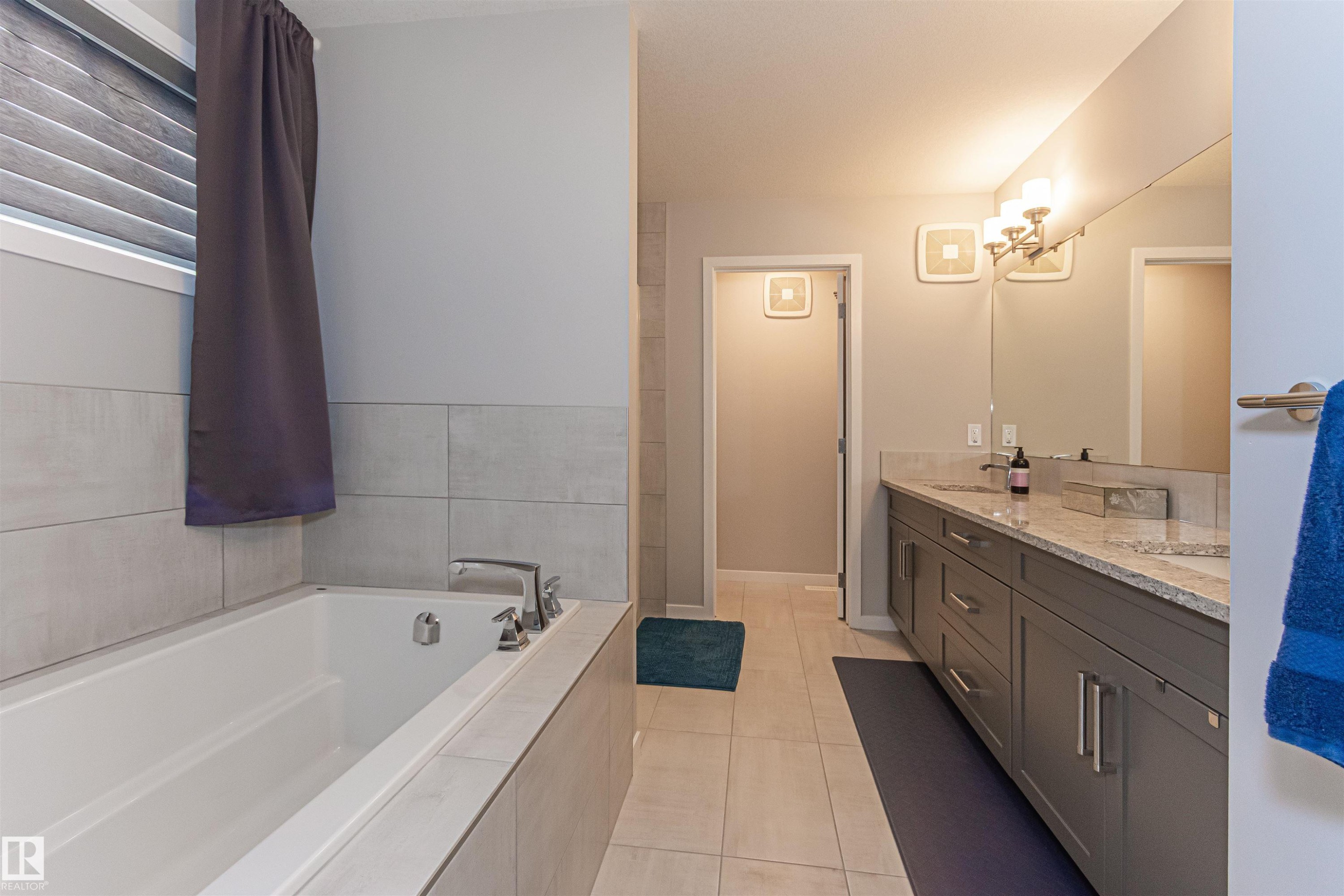 












1395 SECORD LANDING

,
Edmonton,




AB
T5T 7A7

