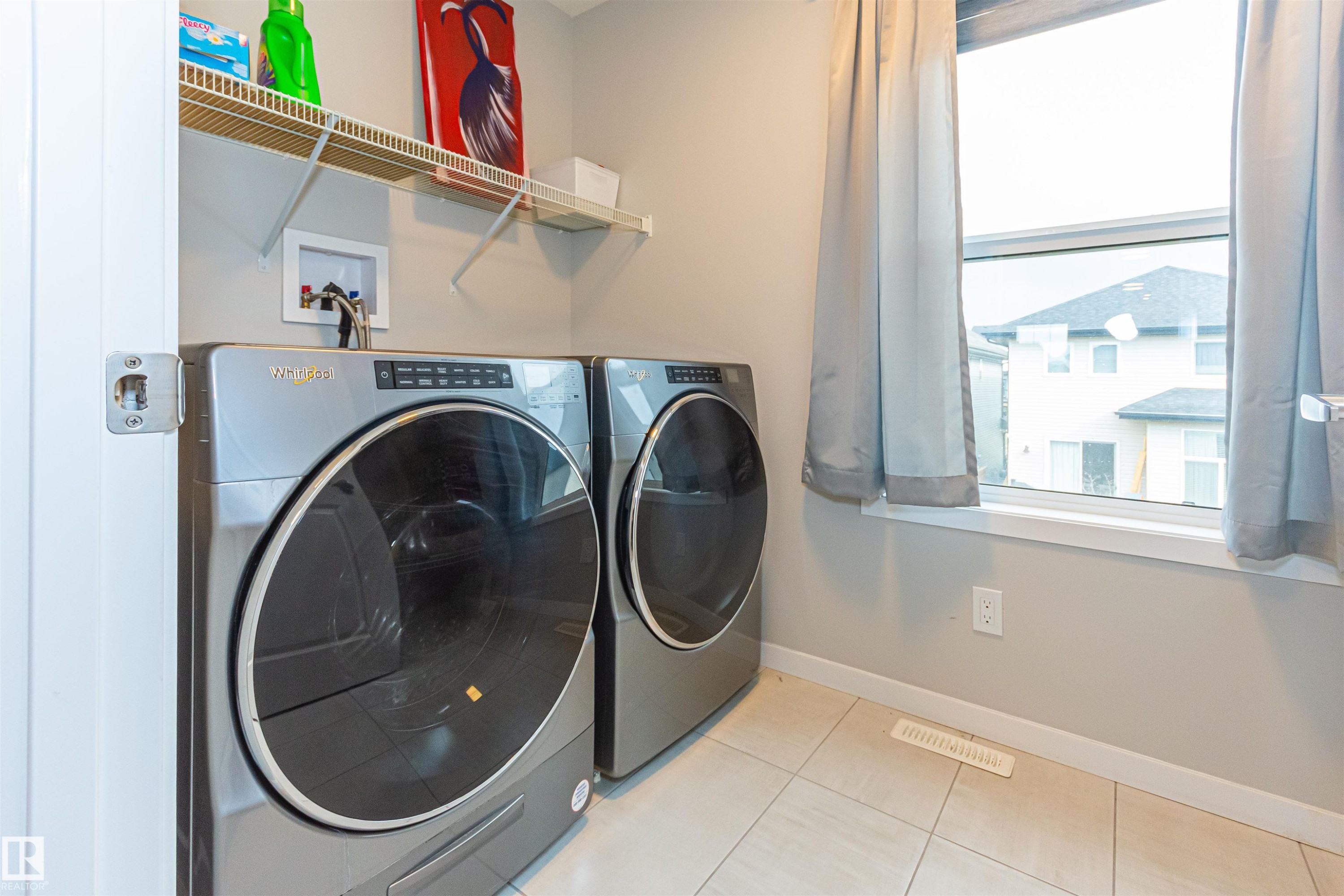 












1395 SECORD LANDING

,
Edmonton,




AB
T5T 7A7

