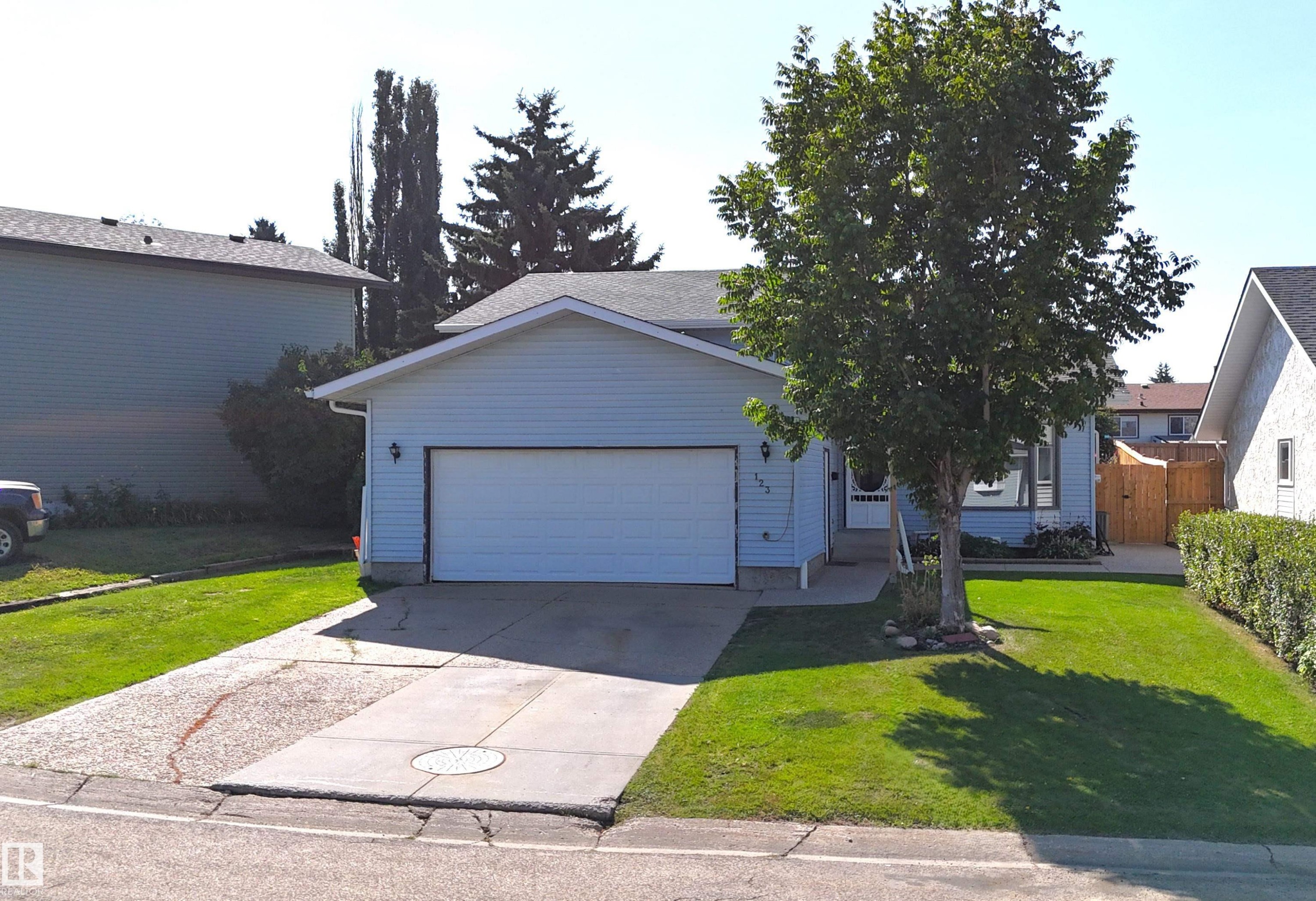 












123 WESTBOURNE Road

,
Spruce Grove,




AB
T7X 1S3

