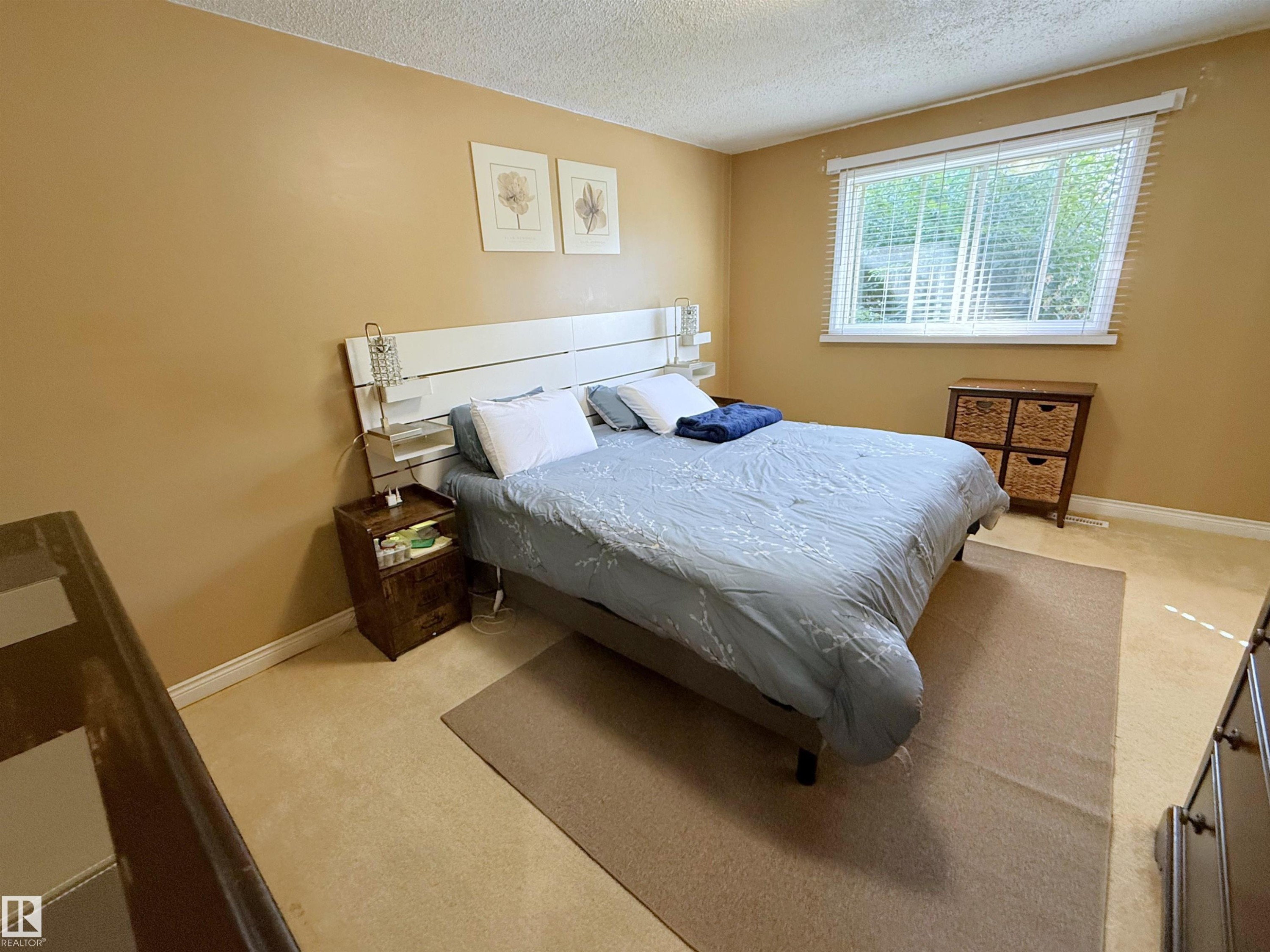 












123 WESTBOURNE Road

,
Spruce Grove,




AB
T7X 1S3

