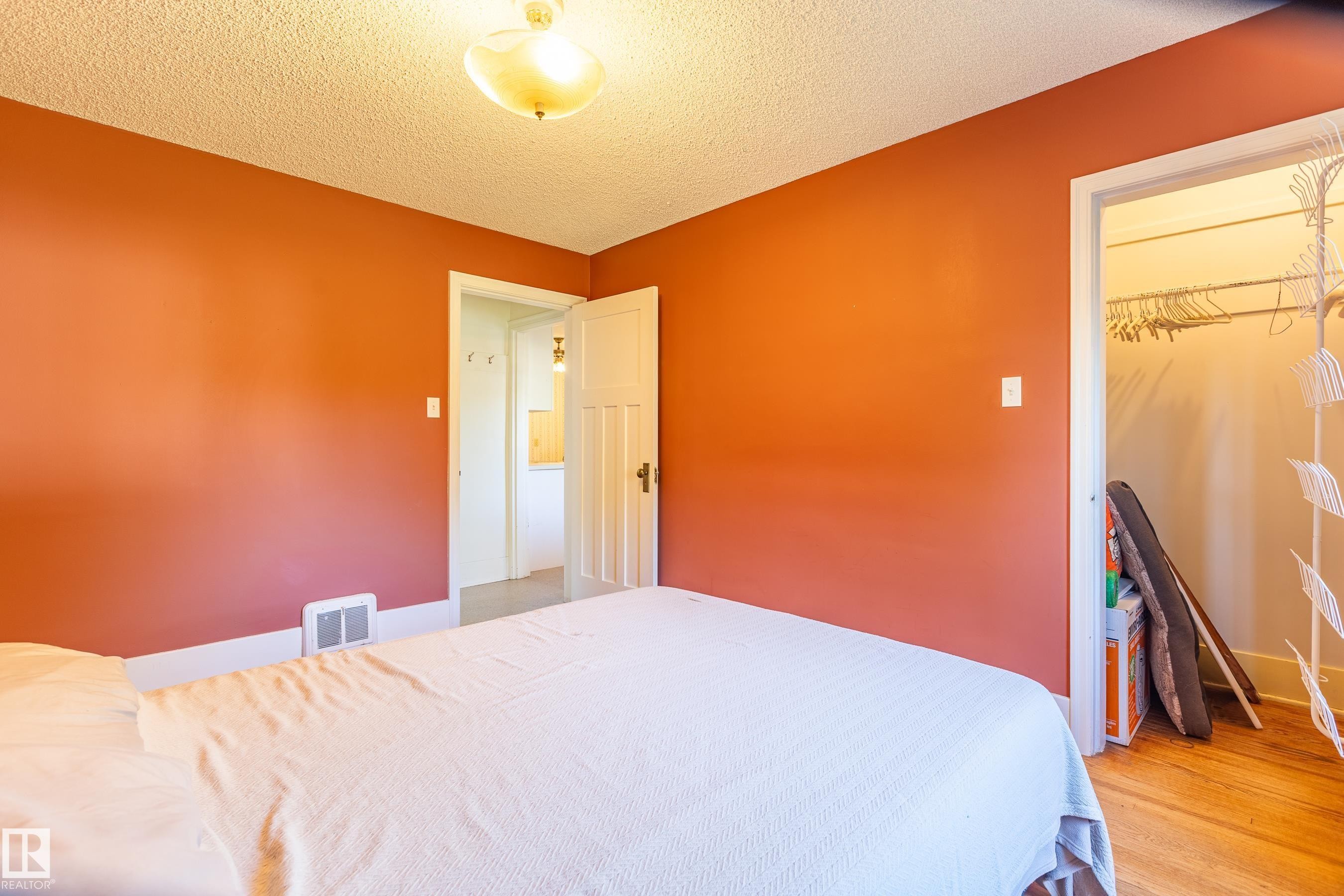 












10016 105 Street

,
Westlock,




AB
T7P 1V2

