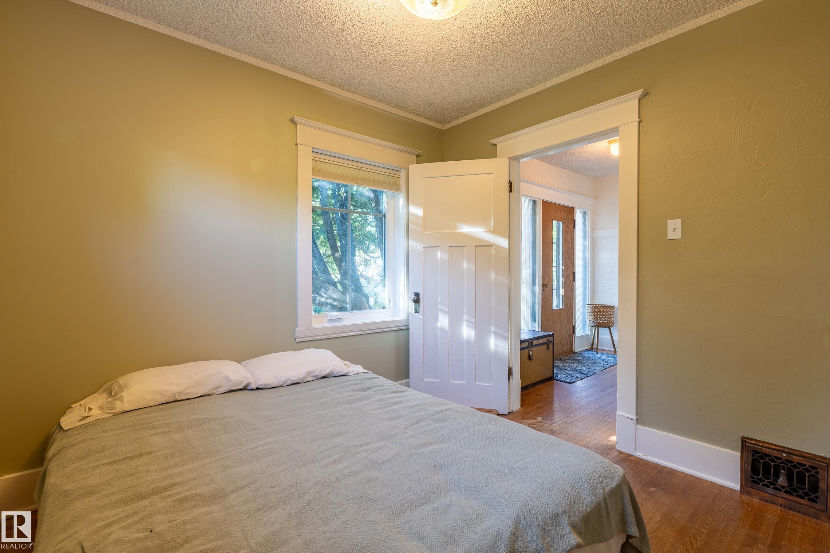 












10016 105 Street

,
Westlock,




AB
T7P 1V2


