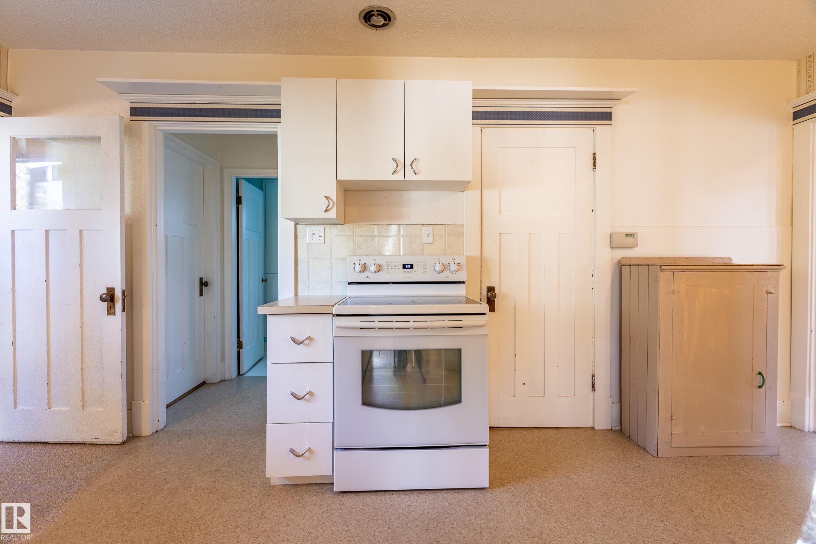 












10016 105 Street

,
Westlock,




AB
T7P 1V2

