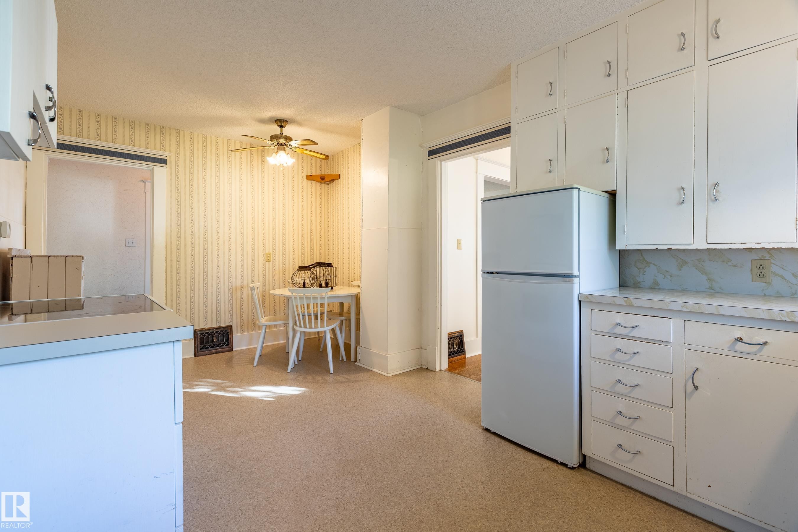 












10016 105 Street

,
Westlock,




AB
T7P 1V2

