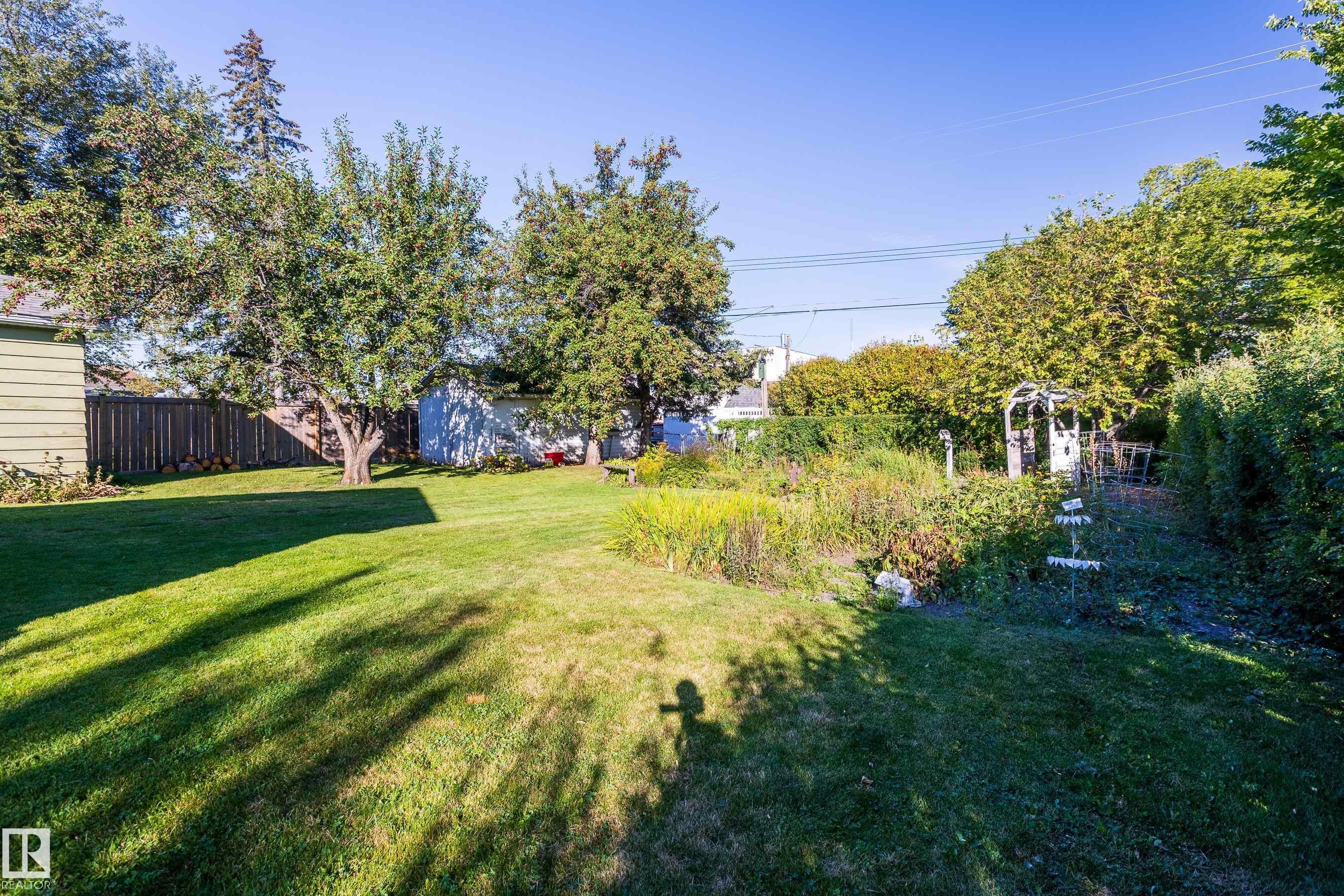 












10016 105 Street

,
Westlock,




AB
T7P 1V2

