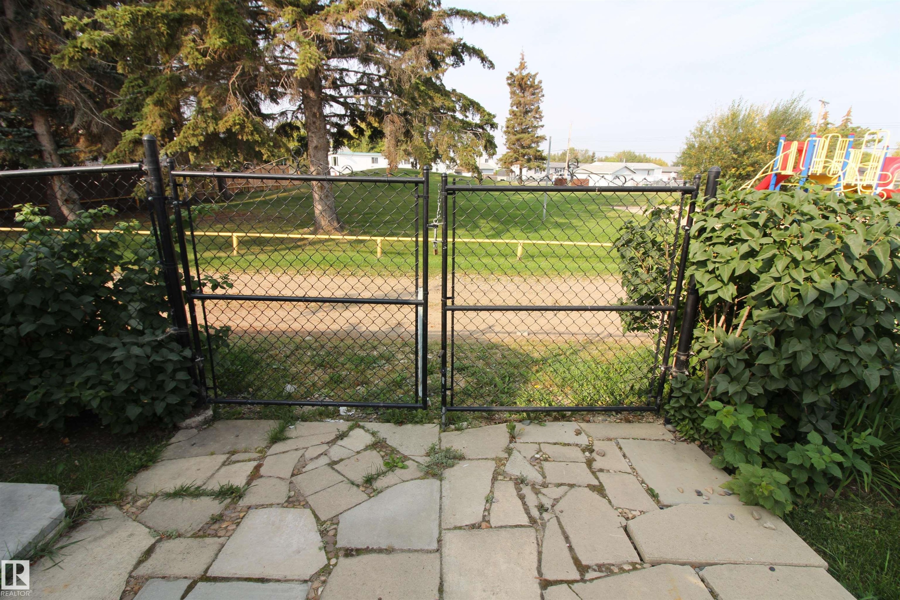 












10916 100 Avenue

,
Westlock,




AB
T7P 1N2

