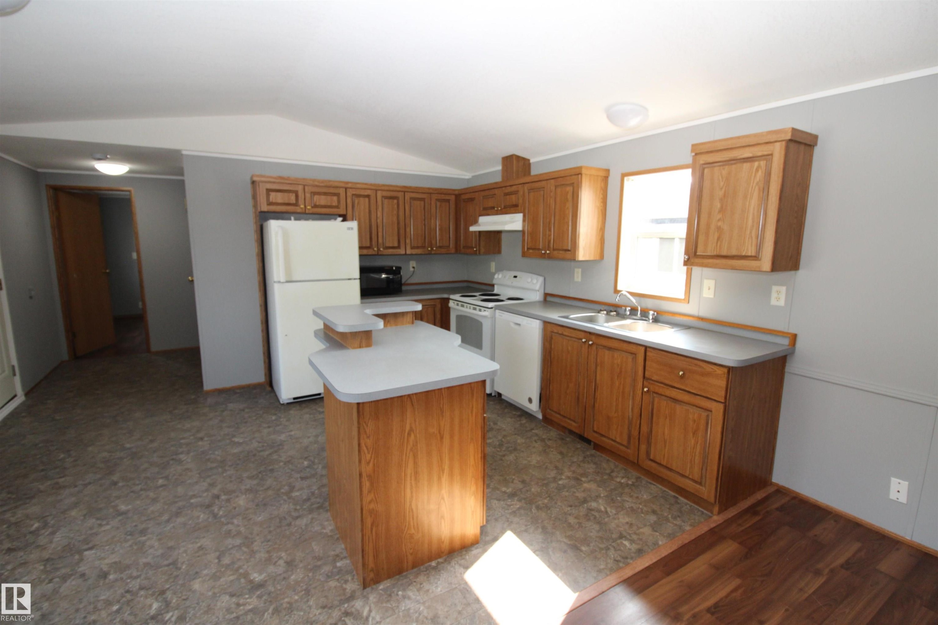 












10916 100 Avenue

,
Westlock,




AB
T7P 1N2

