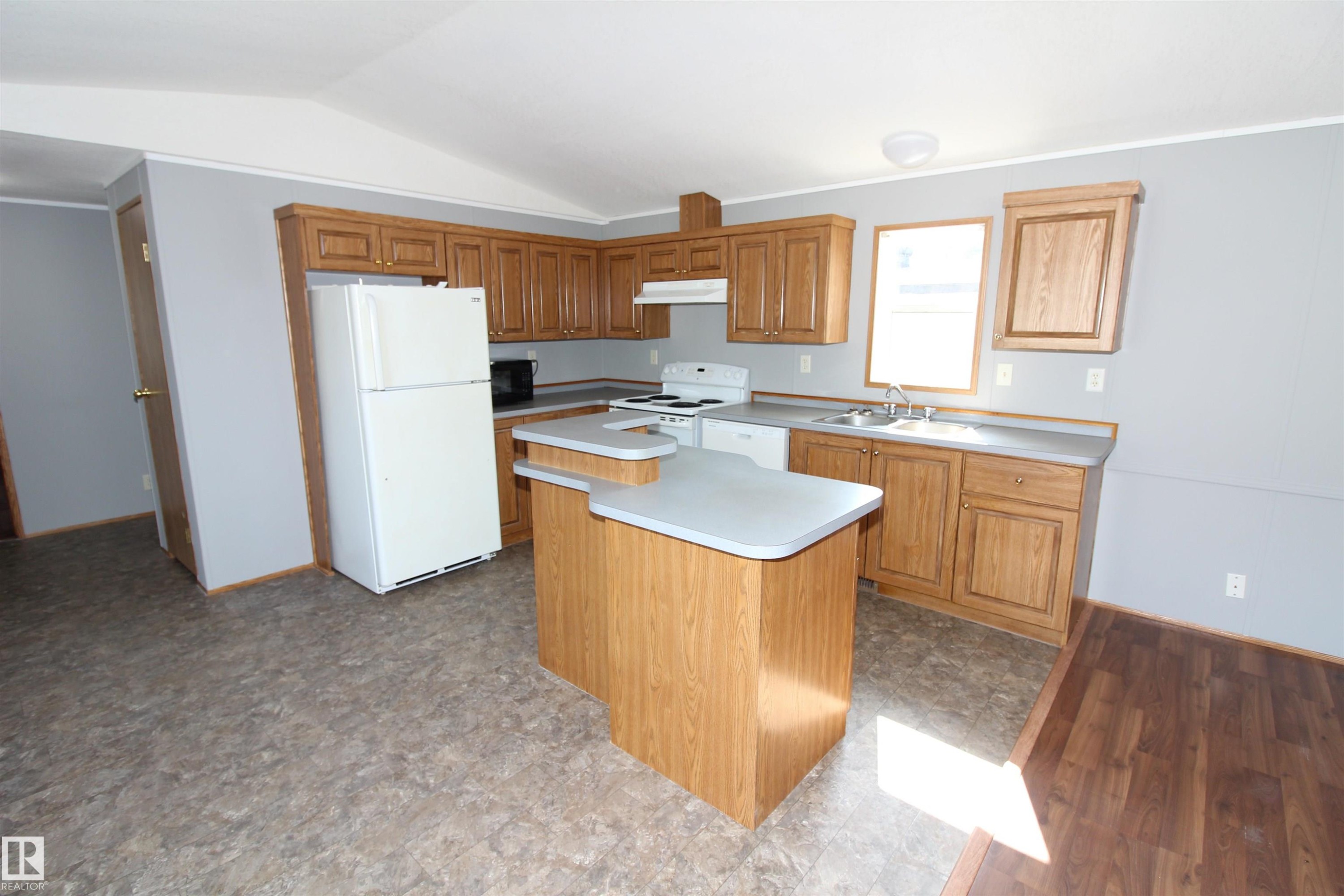 












10916 100 Avenue

,
Westlock,




AB
T7P 1N2

