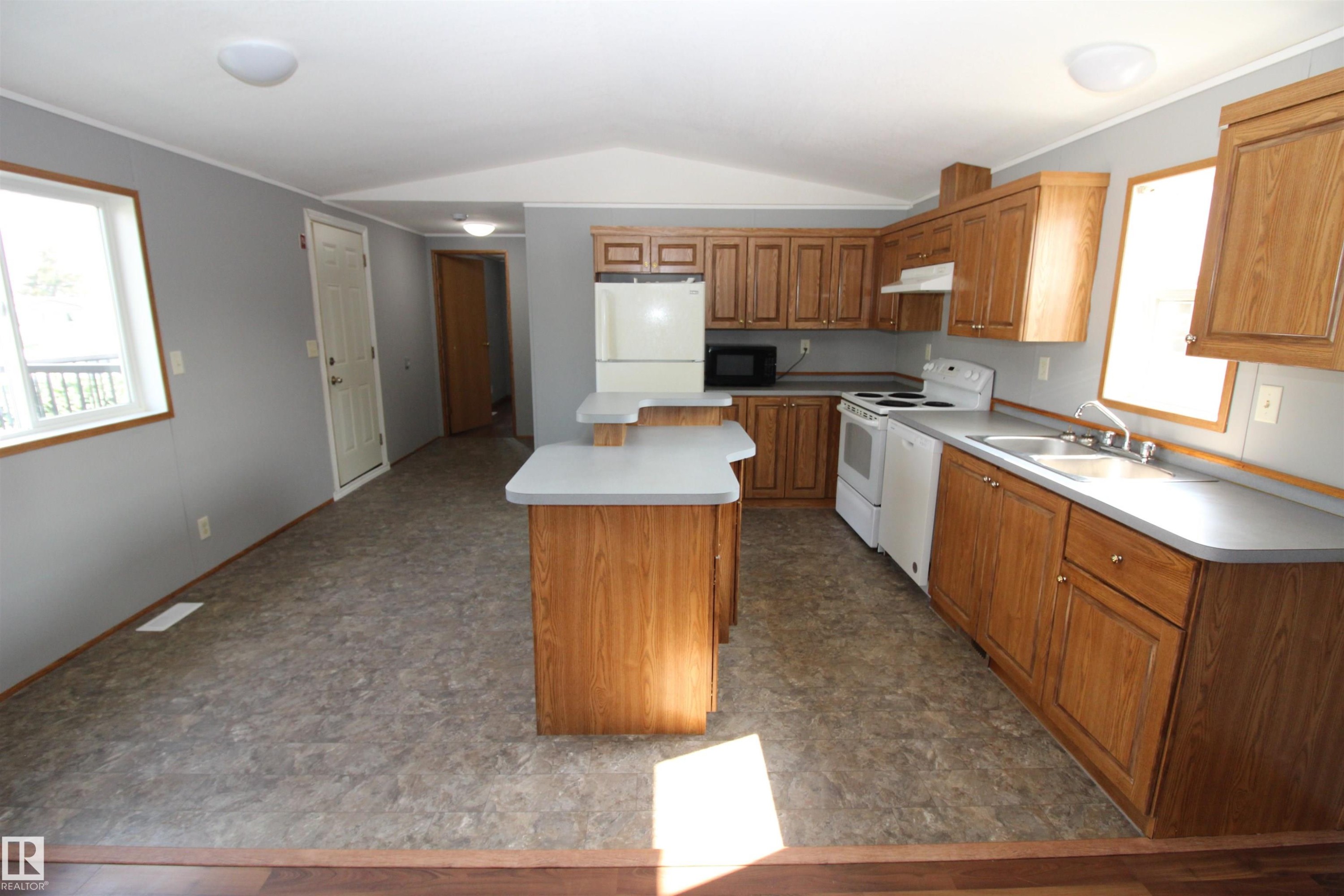 












10916 100 Avenue

,
Westlock,




AB
T7P 1N2

