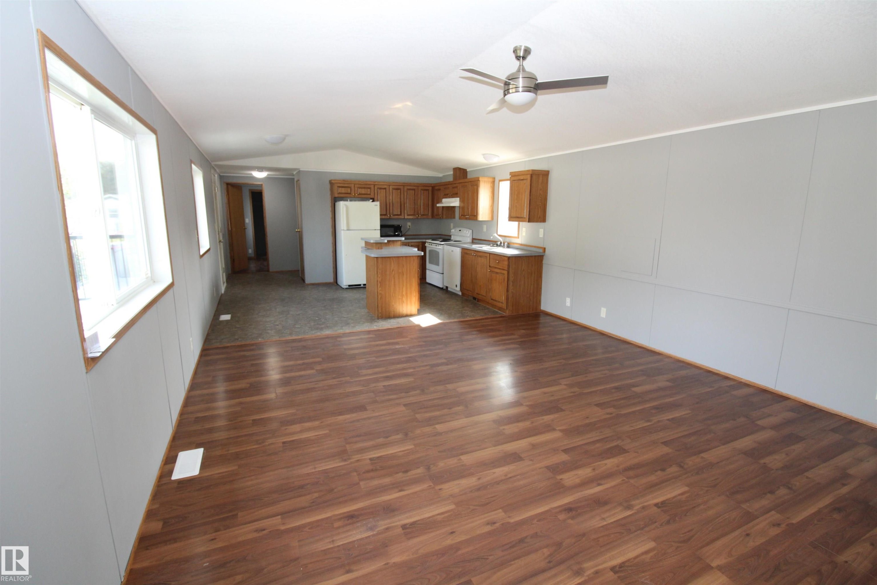 












10916 100 Avenue

,
Westlock,




AB
T7P 1N2

