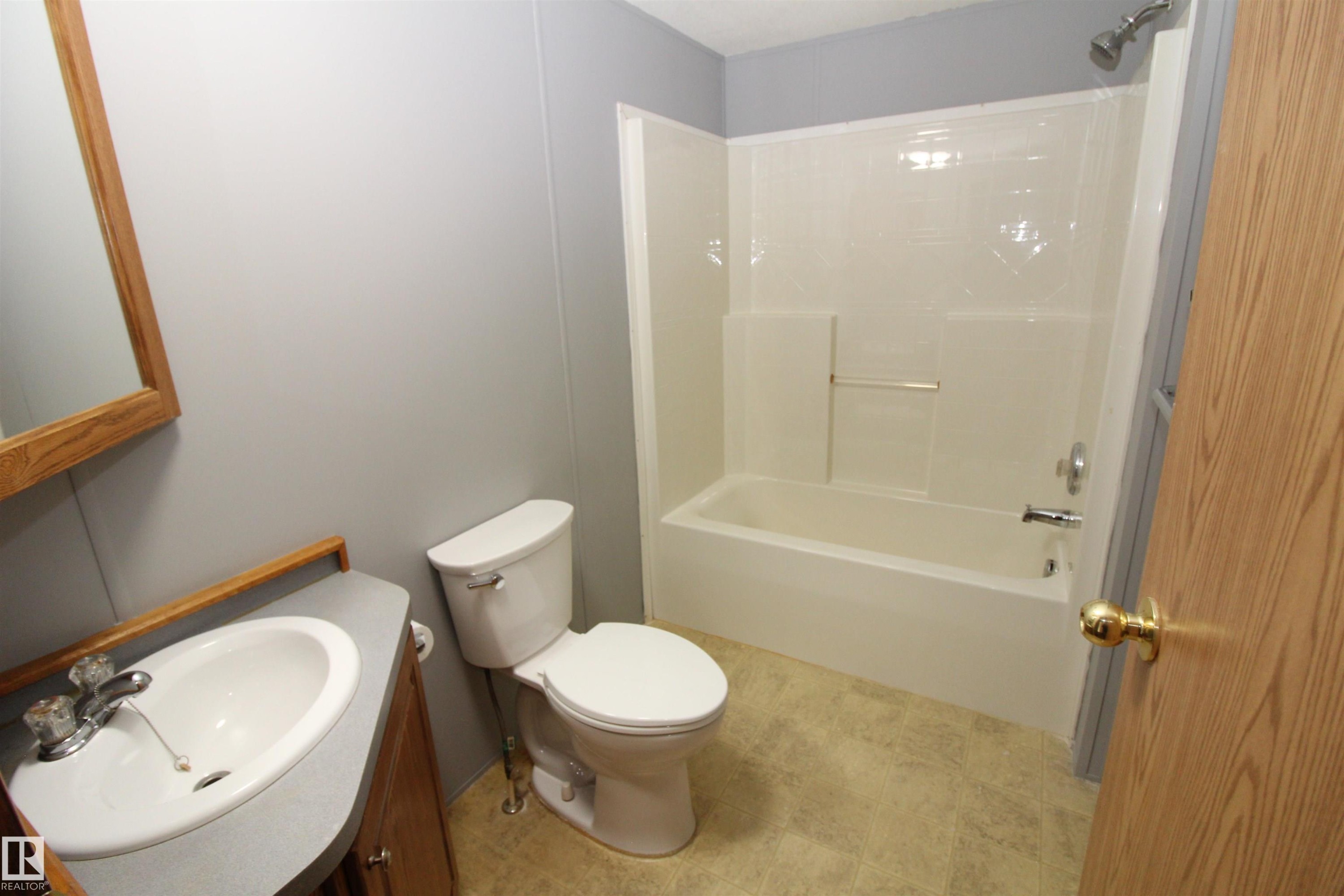 












10916 100 Avenue

,
Westlock,




AB
T7P 1N2

